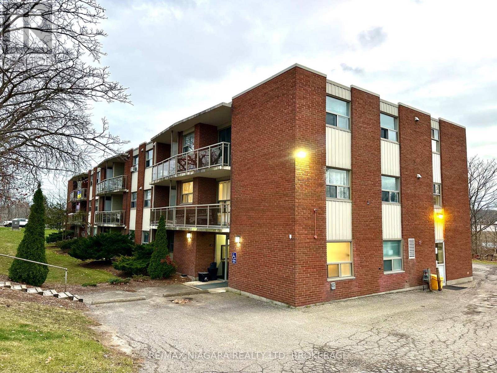 St. Catharines (glendale/glenridge), ON L2T3L5,7 Riverview BLVD #307