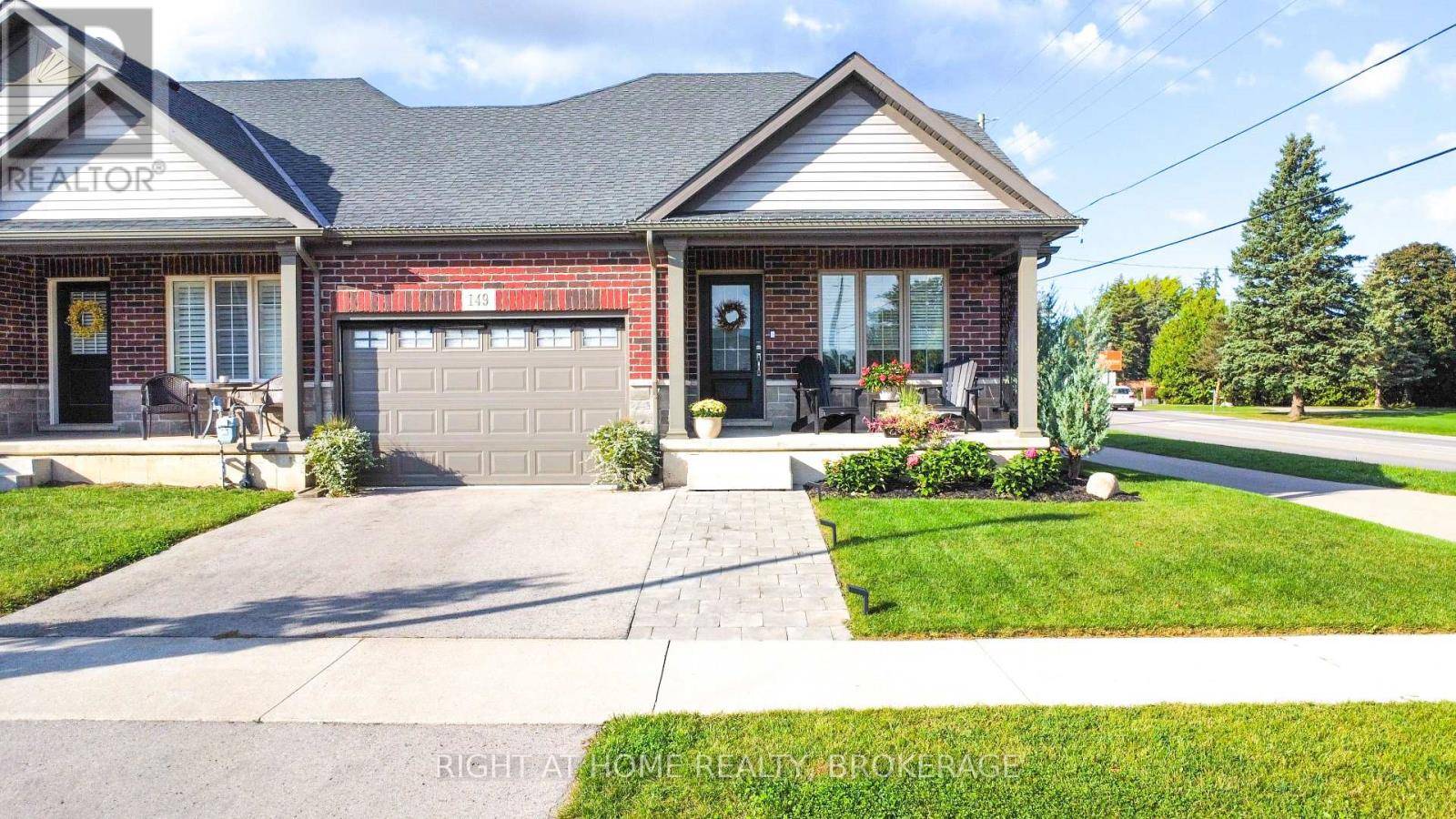 Pelham (fonthill), ON L0S1E6,149 ACACIA ROAD