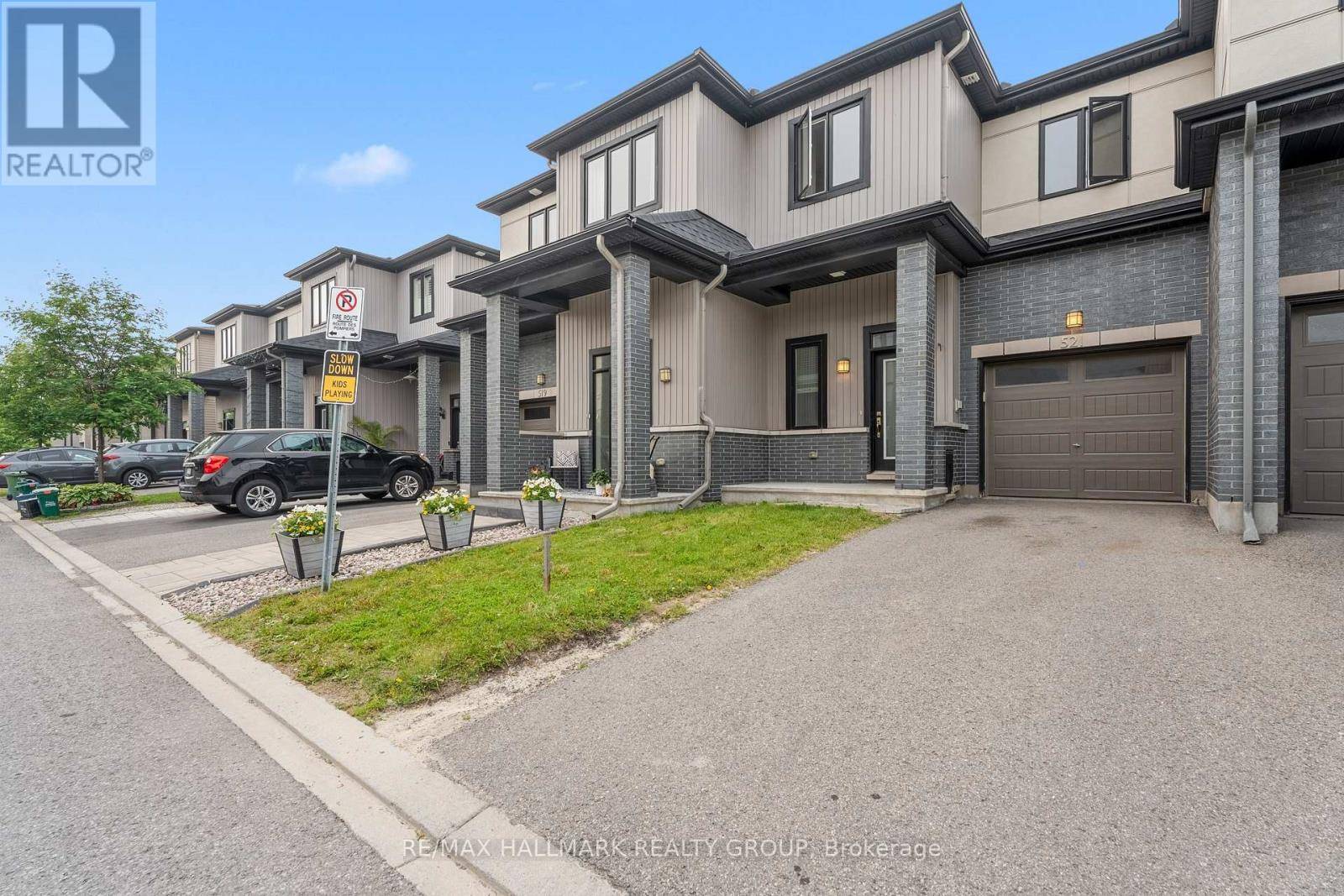 Ottawa, ON K2M0M9,521 RADIANT PRIVATE