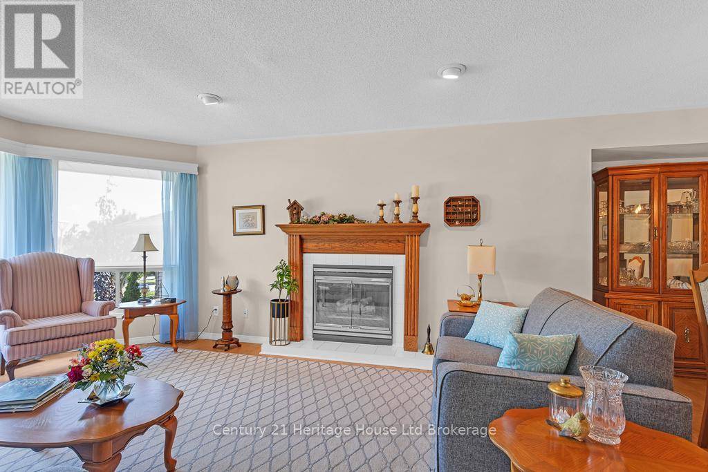 Woodstock (woodstock - South), ON N4V1A8,78 HODGINS CRESCENT