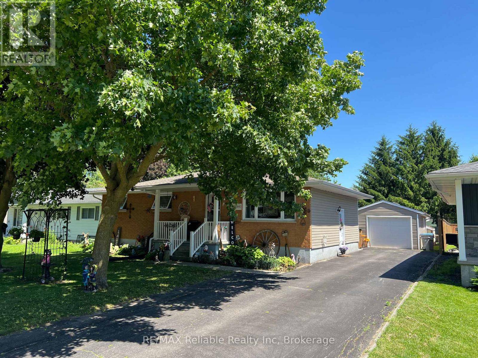 Huron East (seaforth), ON N0K1W0,182 JARVIS STREET S