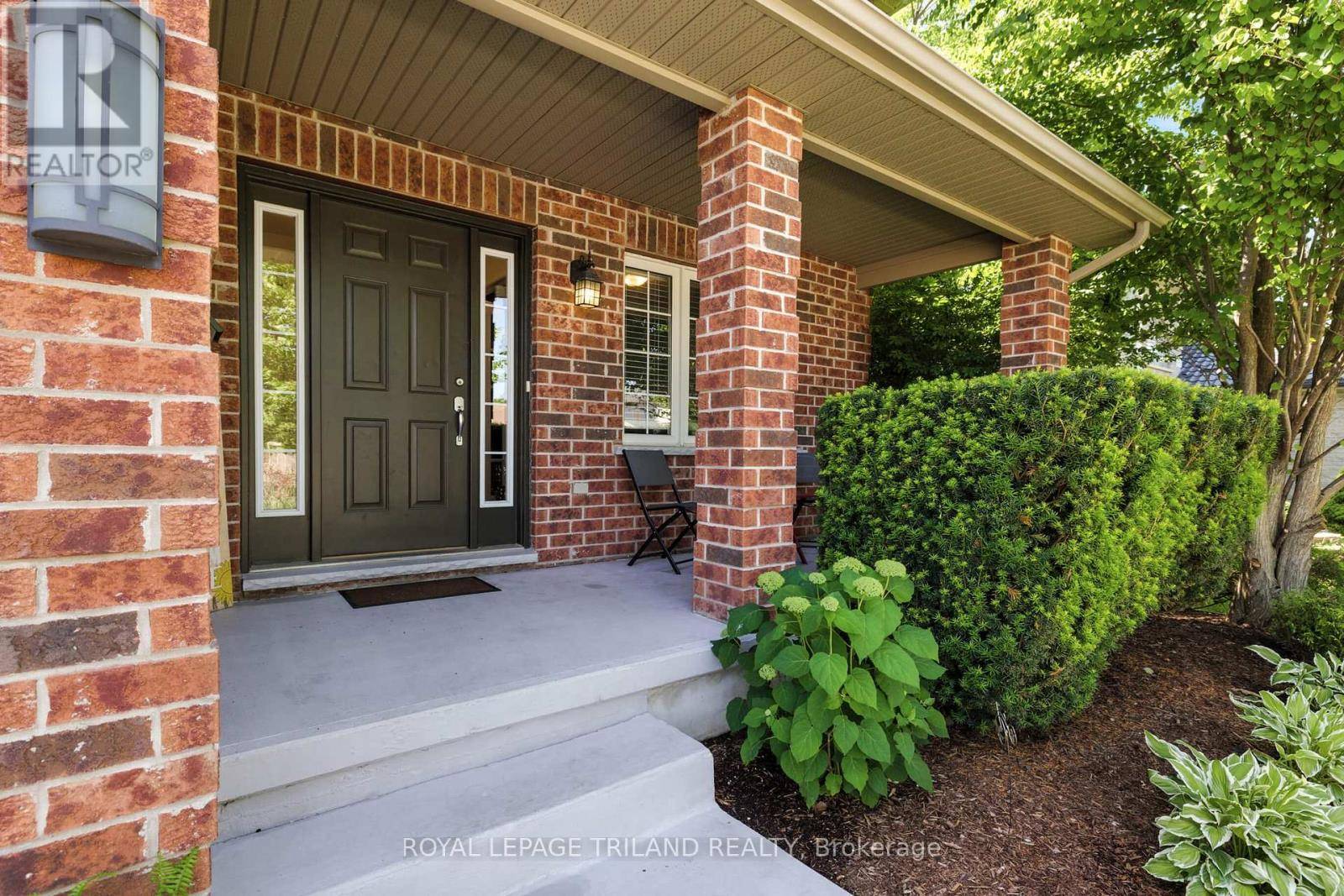 London North (north E), ON N6G5N1,1812 BAYSWATER CRESCENT
