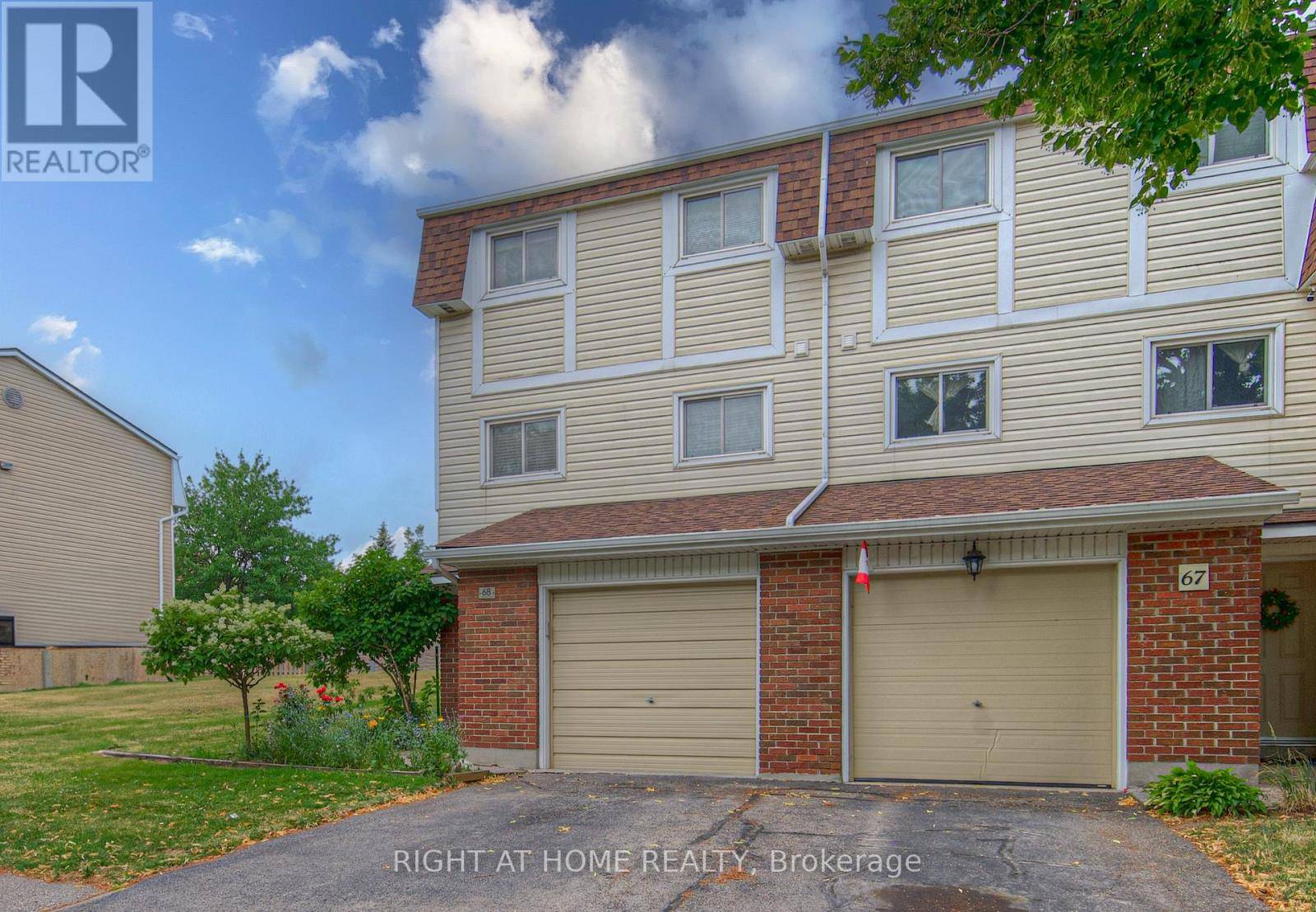 Hamilton (red Hill), ON L8K6L7,11 Harrisford ST #68
