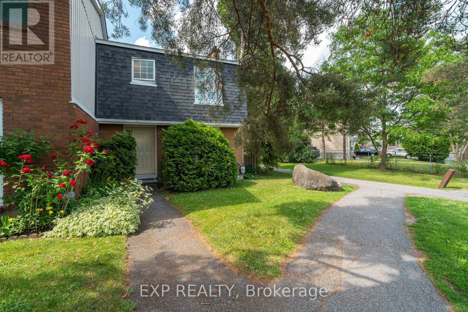Ottawa, ON K2C0K5,1029 Meadowlands DR #65
