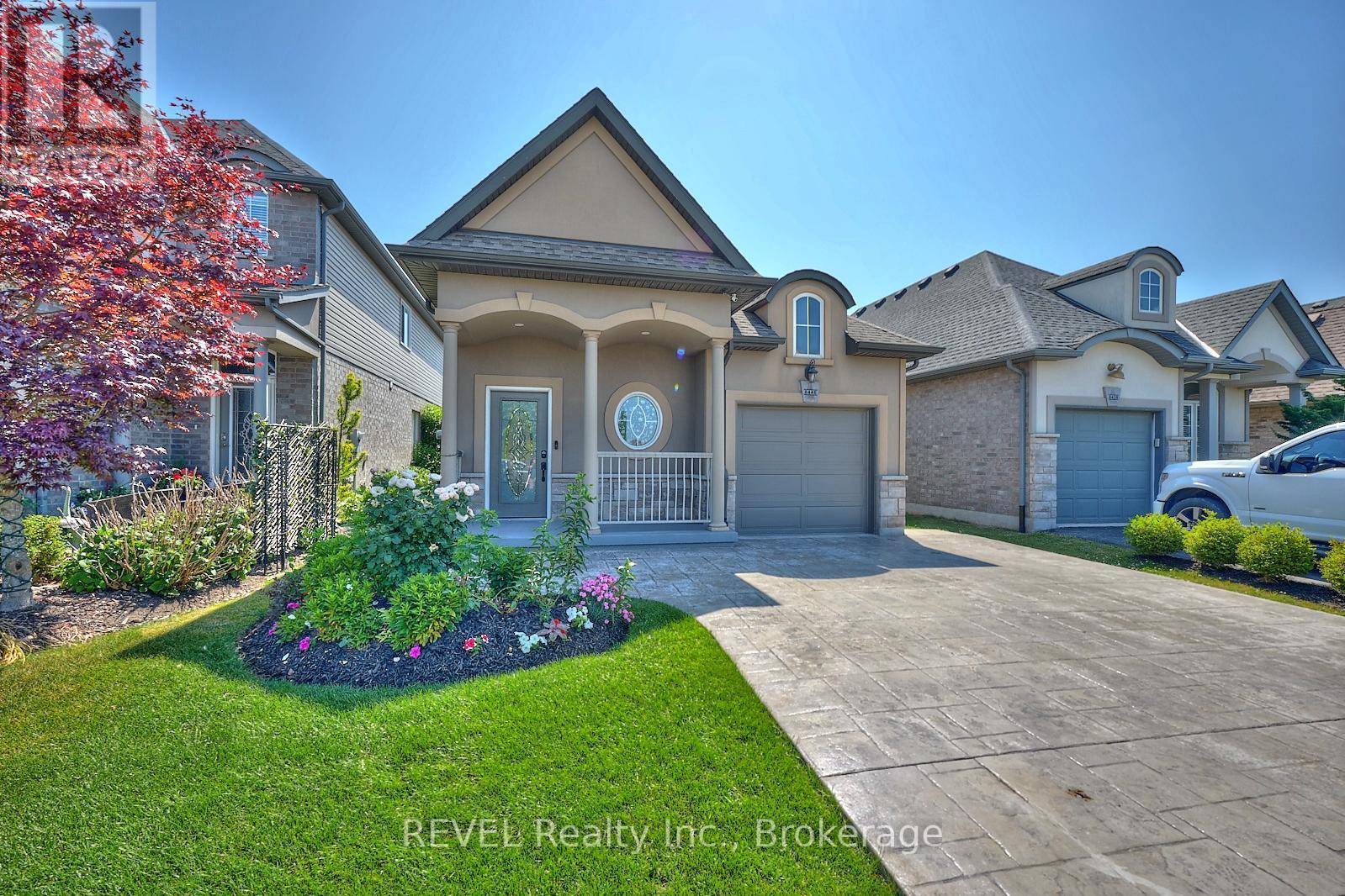 Niagara Falls (forestview), ON L2H0J3,8446 JENNIFER CRESCENT