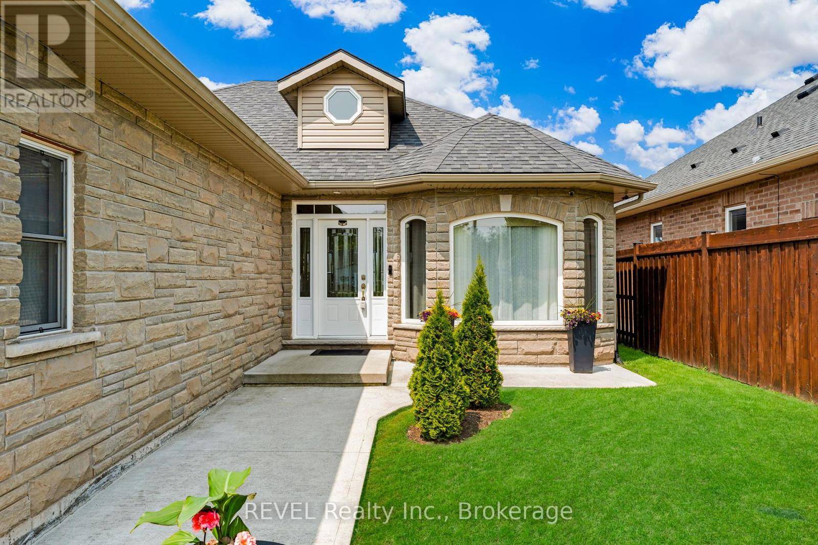 Fort Erie (crystal Beach), ON L0S1B0,181 HETRAM COURT