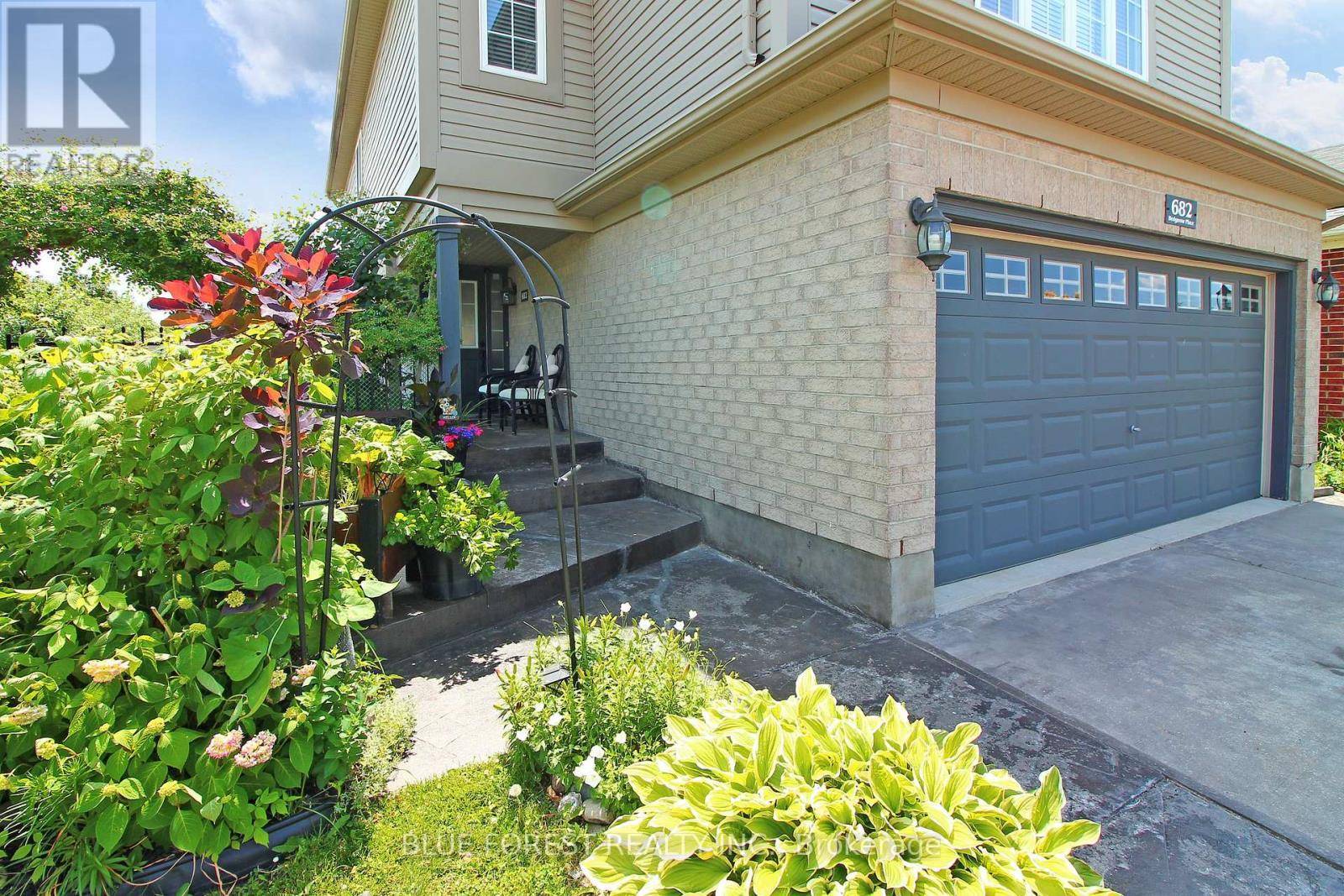 London North (north C), ON N5X4L6,682 HEDGEROW PLACE
