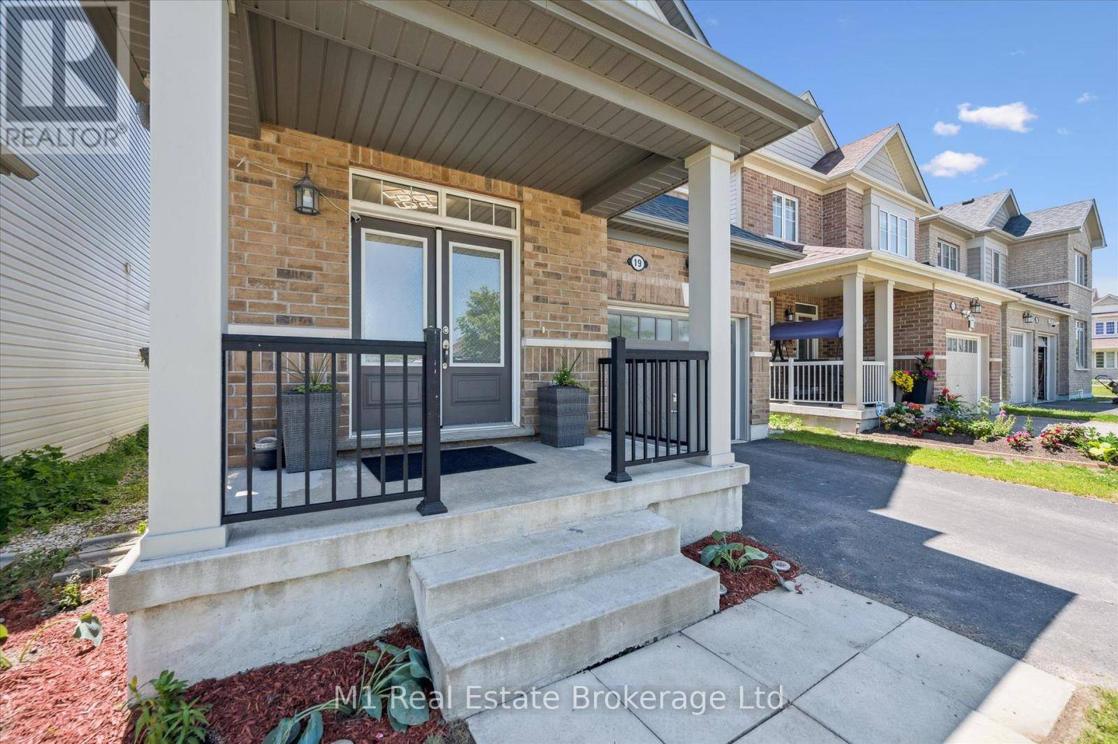 Centre Wellington (fergus), ON N1M0A4,19 FINDLAY WAY