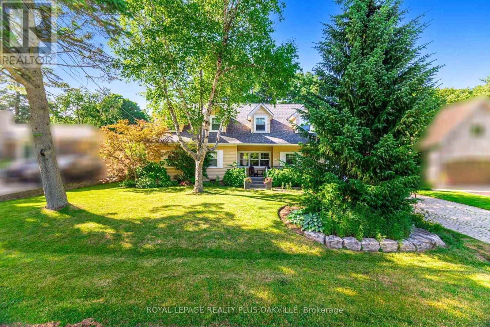 Hamilton (ancaster), ON L9G2E8,43 RAVINA CRESCENT