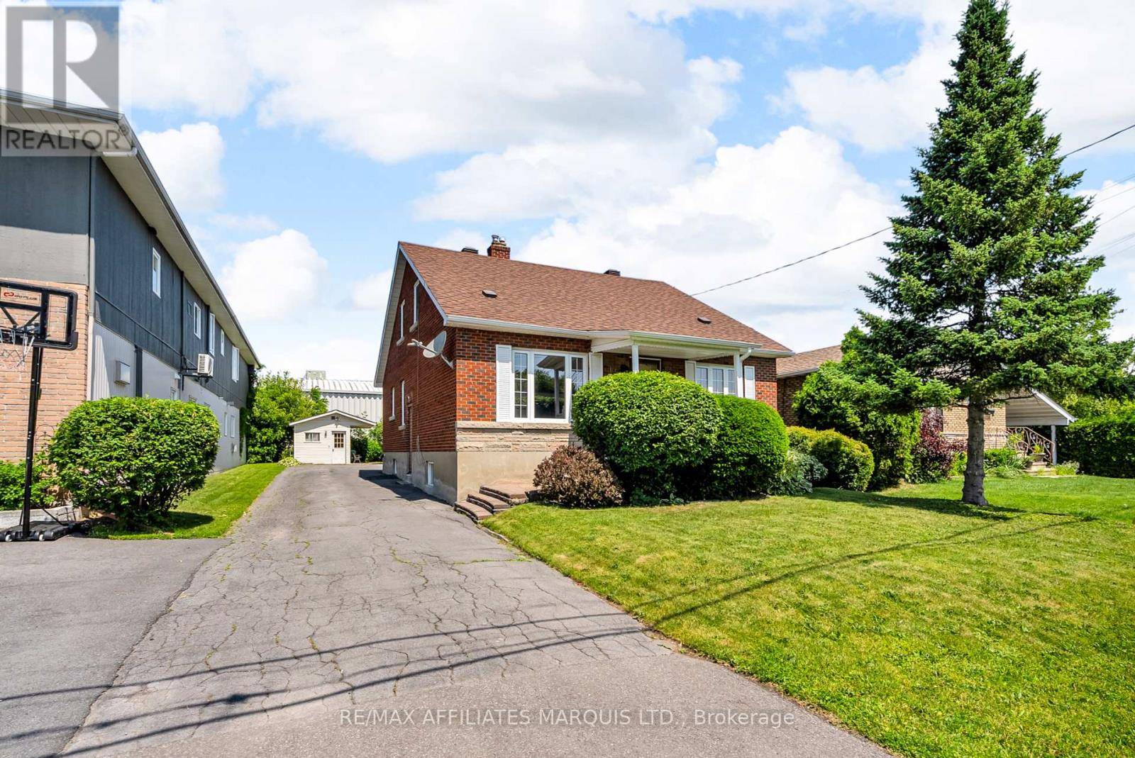 Cornwall, ON K6H3B9,15-15A CHRISTY STREET