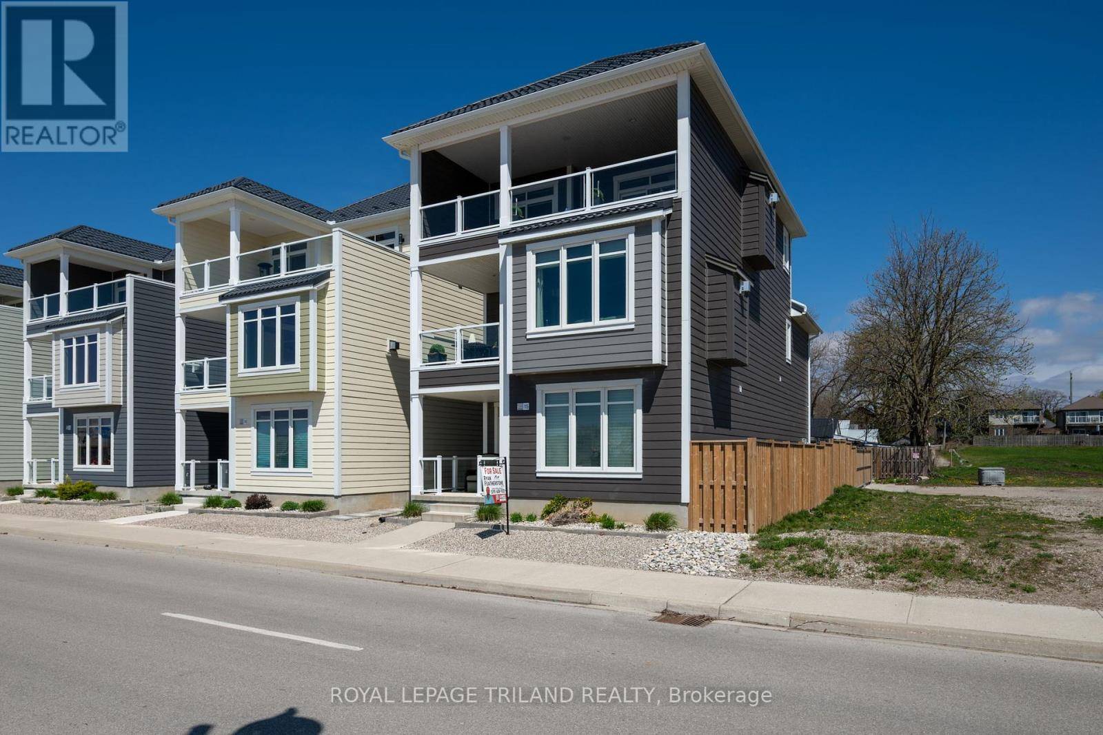 Central Elgin (port Stanley), ON N5L0A3,355 Edith Cavell BLVD #15