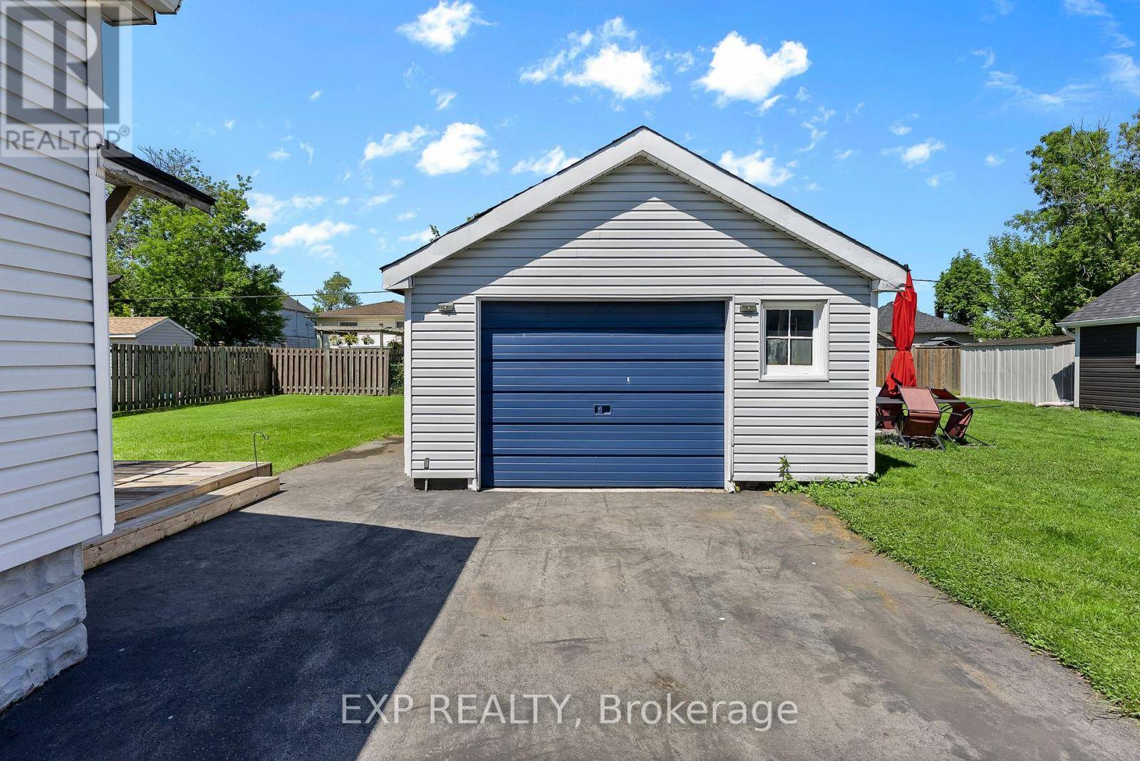 Welland (lincoln/crowland), ON L3B1N3,483 SCHOLFIELD AVENUE N