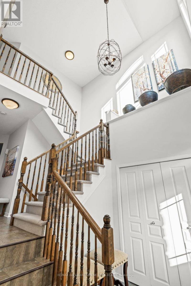Ottawa, ON K2J0P3,295 HARTHILL WAY