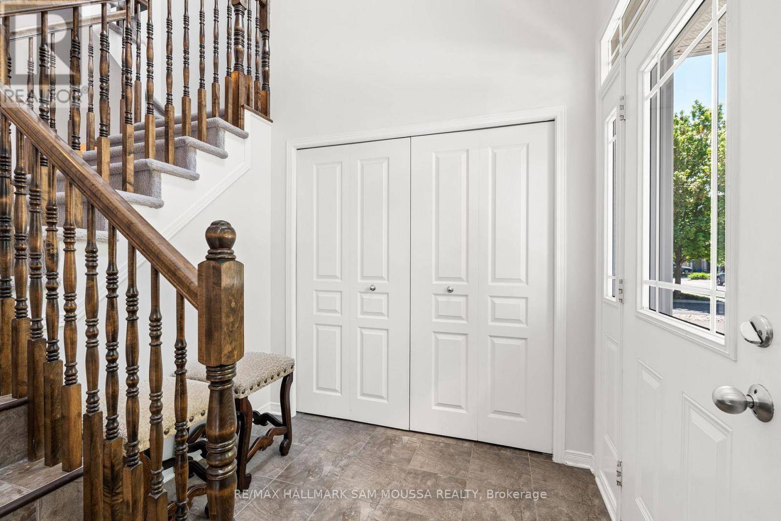 Ottawa, ON K2J0P3,295 HARTHILL WAY