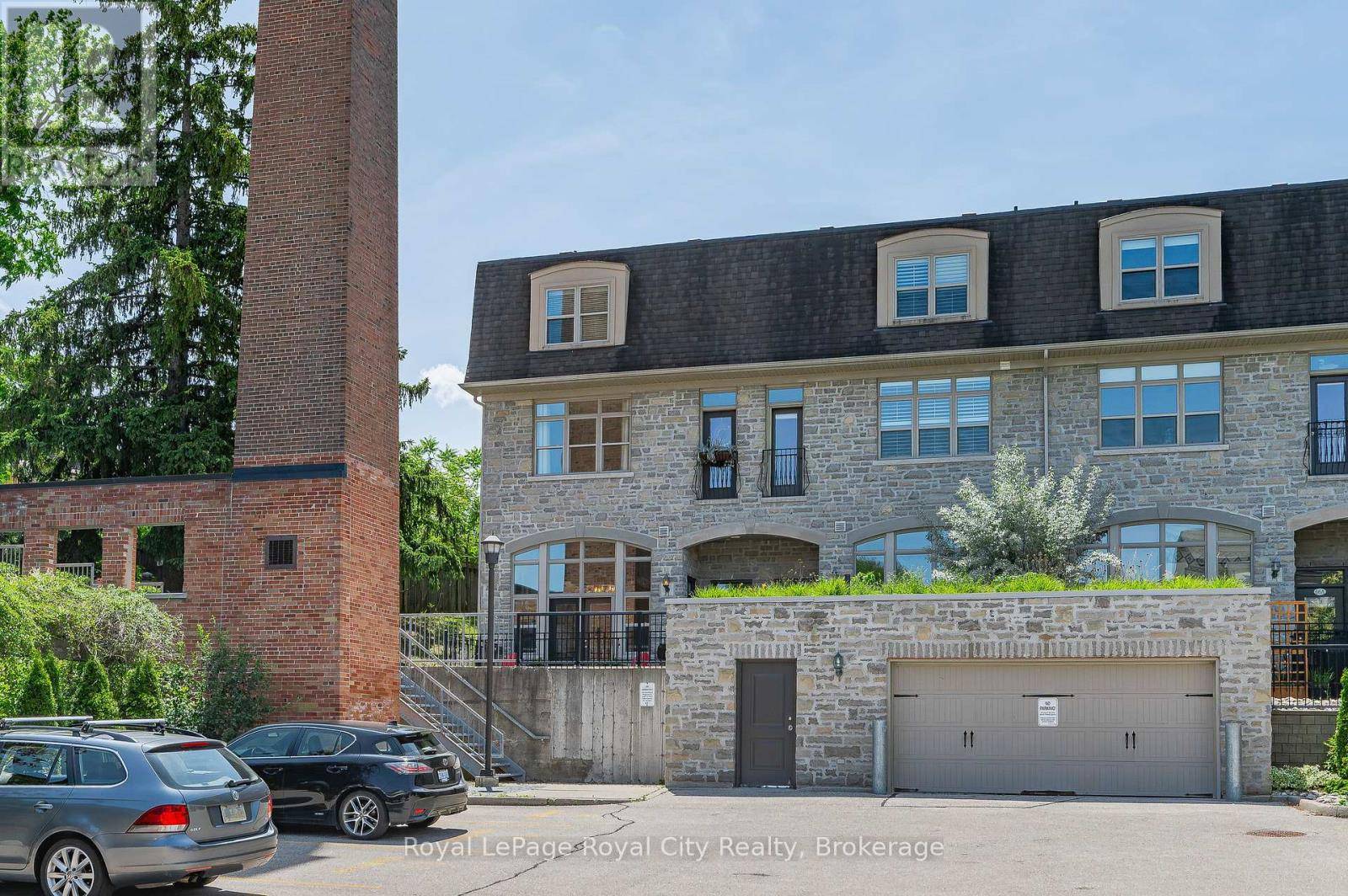 Guelph (downtown), ON N1H0A4,62B CARDIGAN STREET