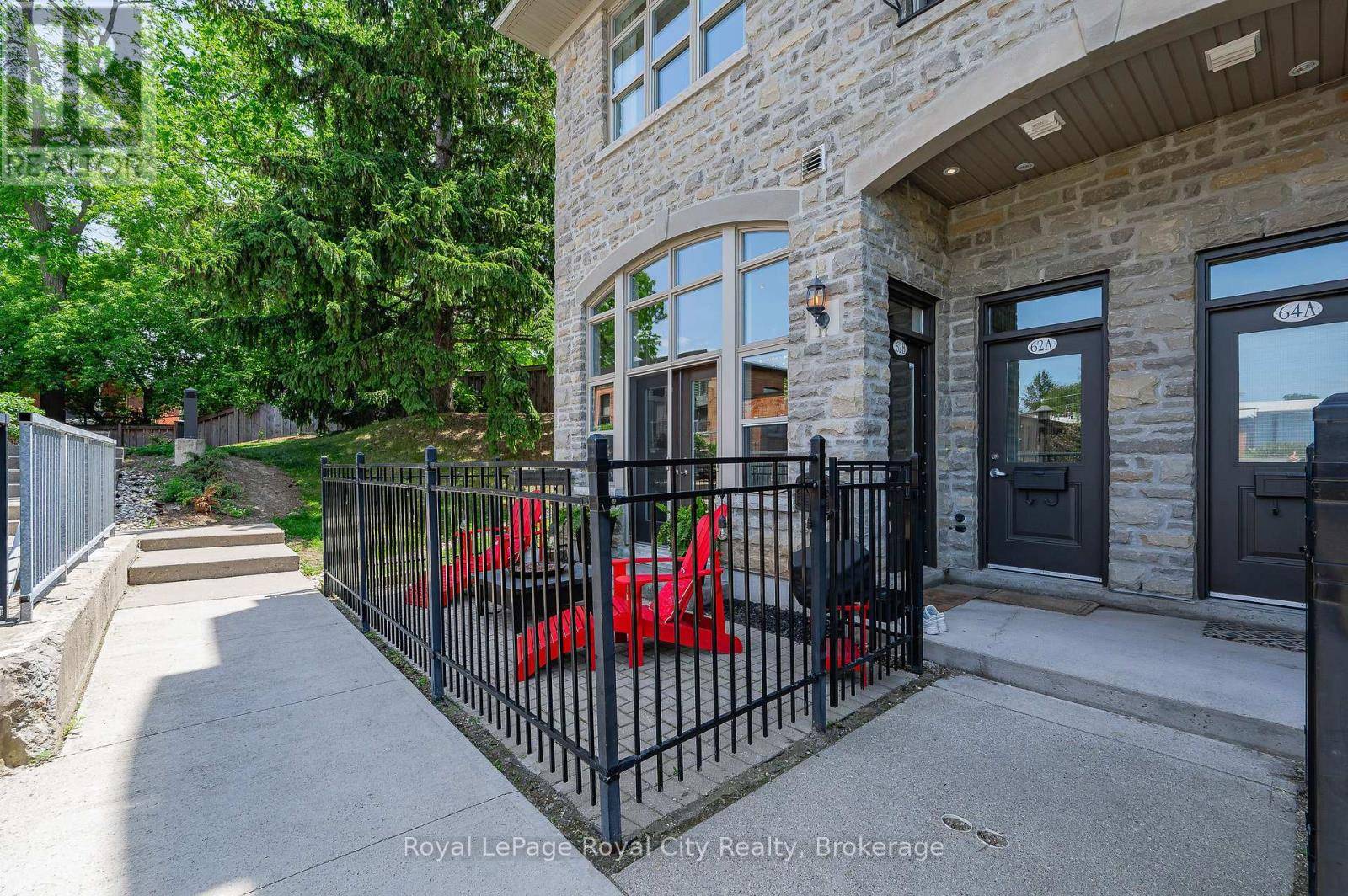 Guelph (downtown), ON N1H0A4,62B CARDIGAN STREET