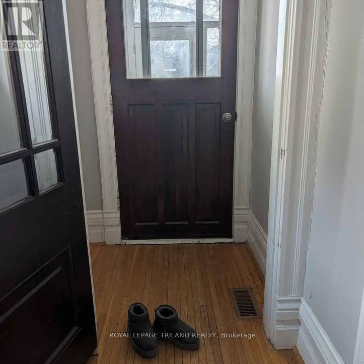 London East (east B), ON N5Y3J1,572 Oxford ST East #Main