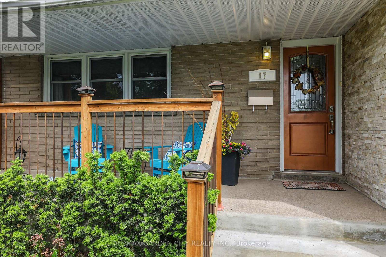 St. Catharines (vine/linwell), ON L2M1Z9,17 SUNNYSIDE DRIVE