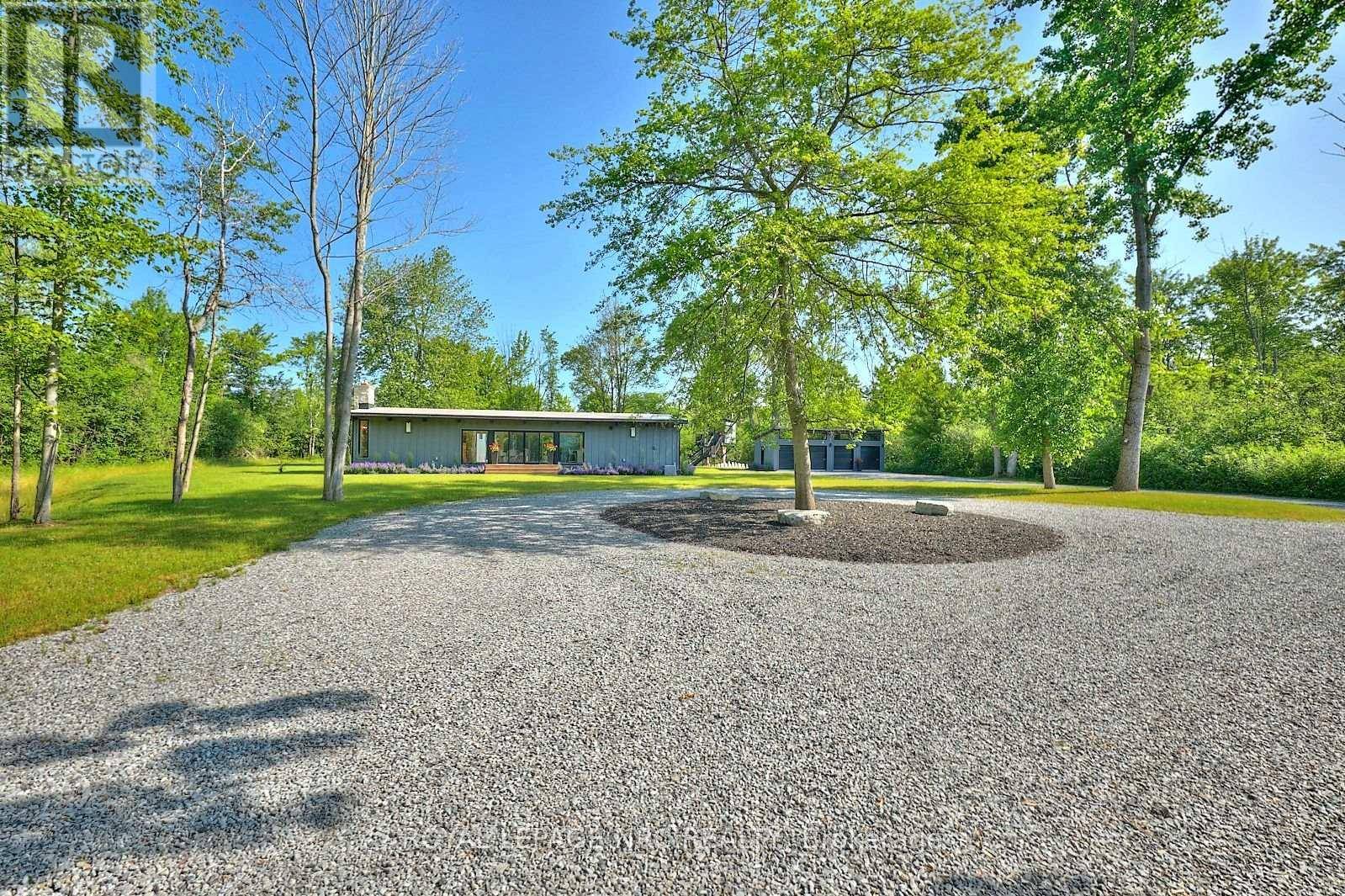 Fort Erie (crescent Park), ON L2A5M4,1904 MACDONALD DRIVE