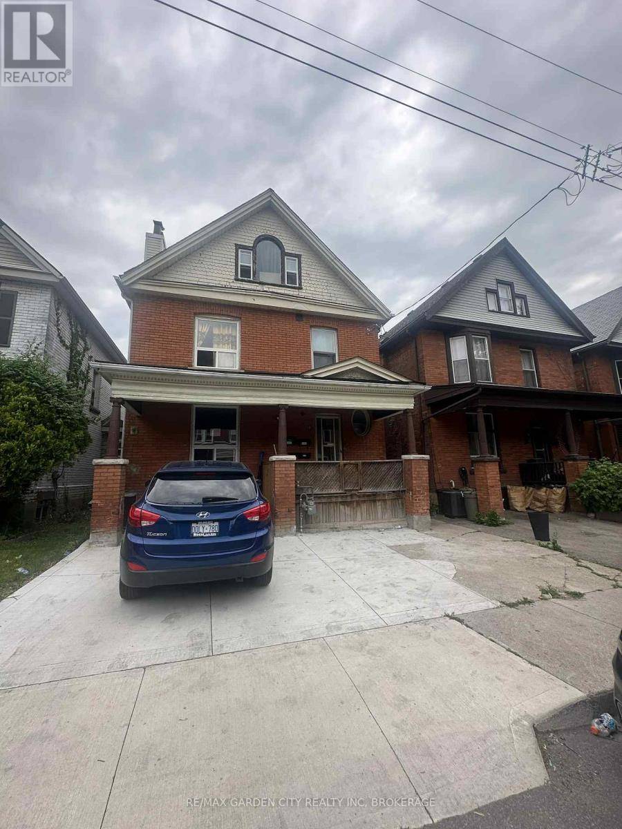 Hamilton (st. Clair), ON L8M2G2,110 Myrtle AVE #1