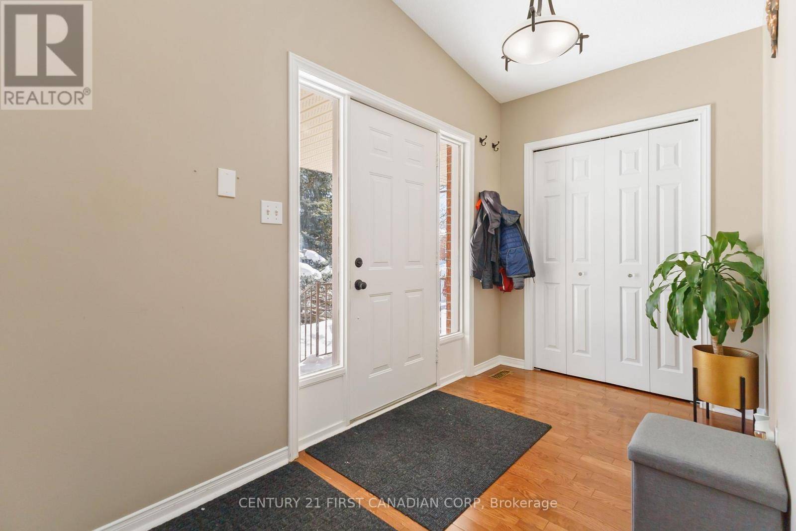 London South (south U), ON N6M1H9,256 WHITE SANDS DRIVE