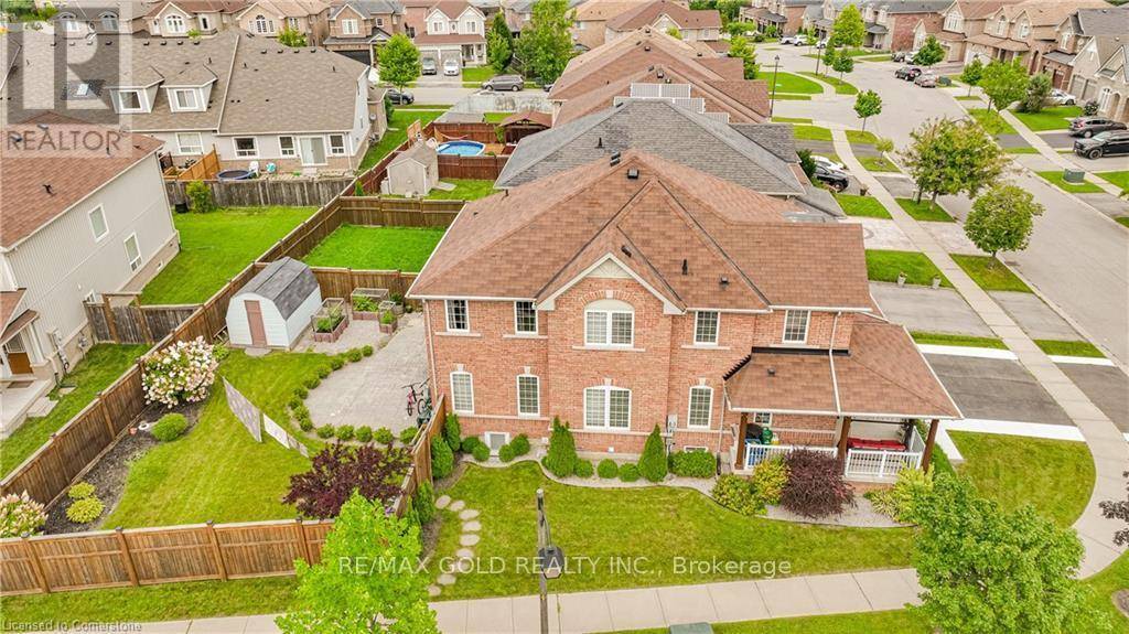 Brantford, ON N3S0E2,217 THOMAS AVENUE