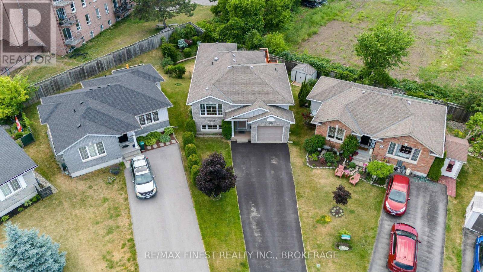 Belleville (belleville Ward), ON K8N5Z6,43 FOLLWELL CRESCENT