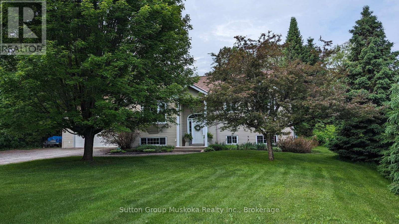 Huntsville (chaffey), ON P1H1L6,357 RAVENSCLIFFE ROAD