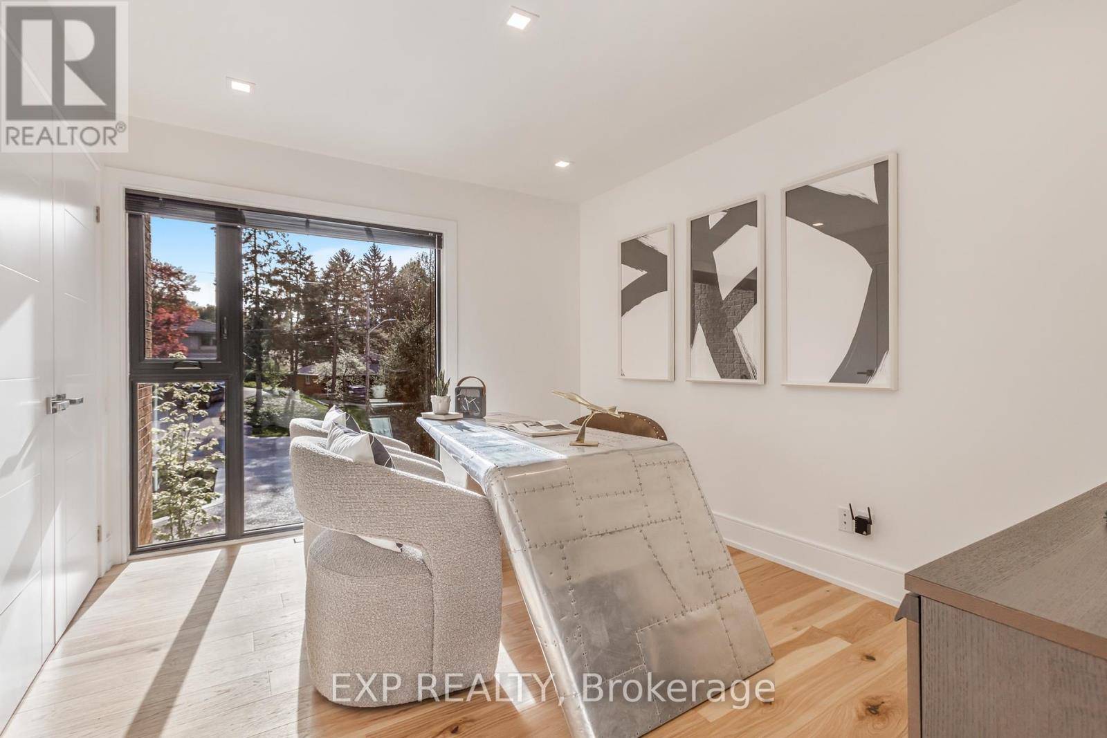 Hamilton (ancaster), ON L9G1M9,75 REDING ROAD