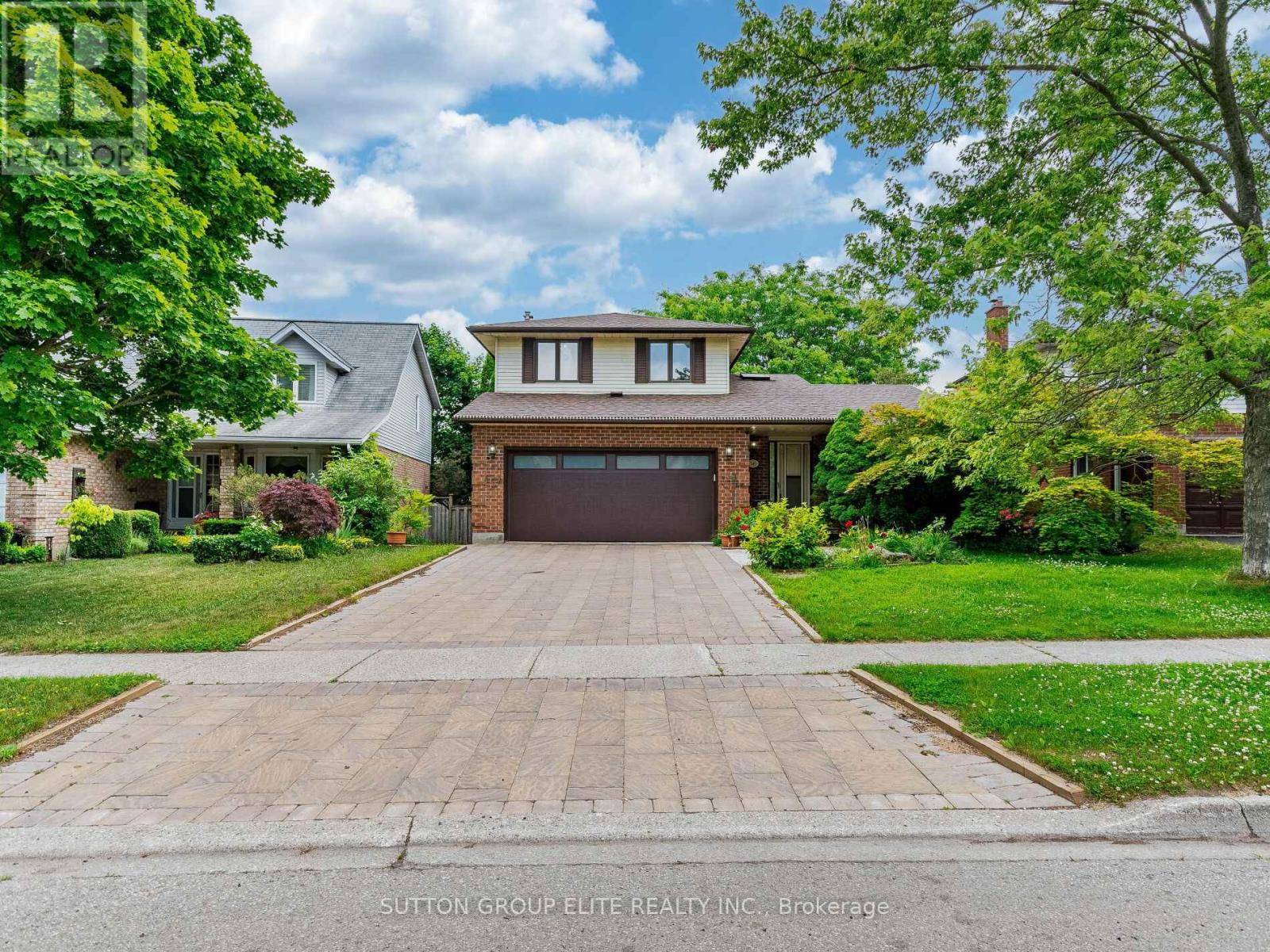 Guelph (kortright West), ON N1G3P2,349 IRONWOOD ROAD