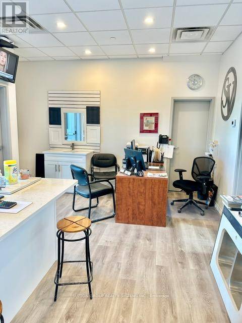 Cambridge, ON N1T2J4,465 Pinebush RD South #4