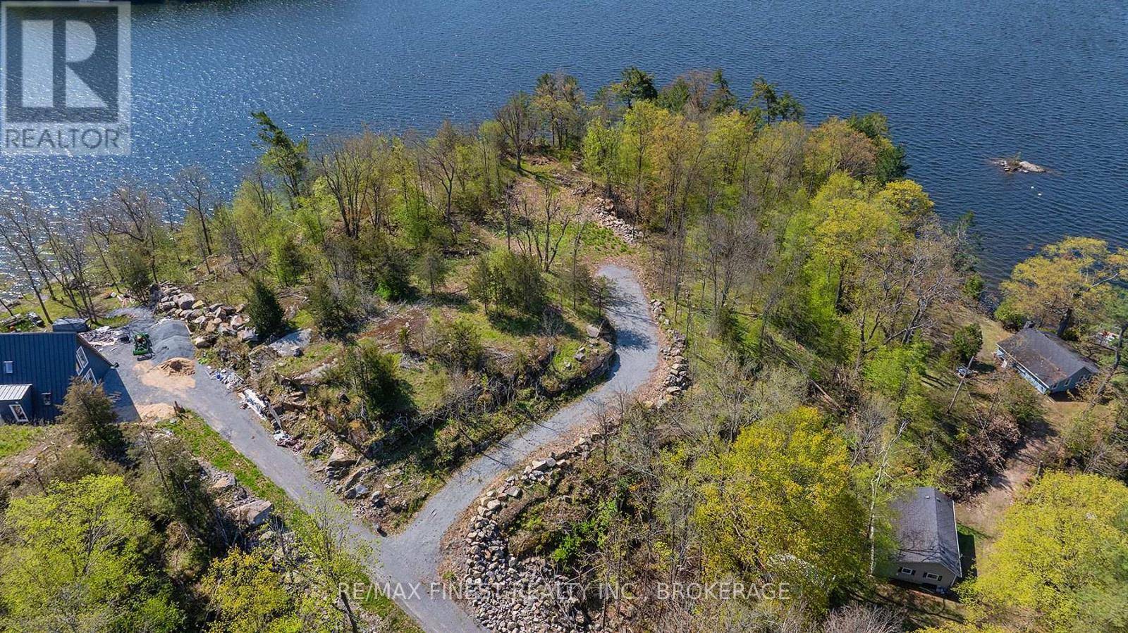Frontenac (frontenac South), ON K0H1H0,16 CHICKADEE LANE