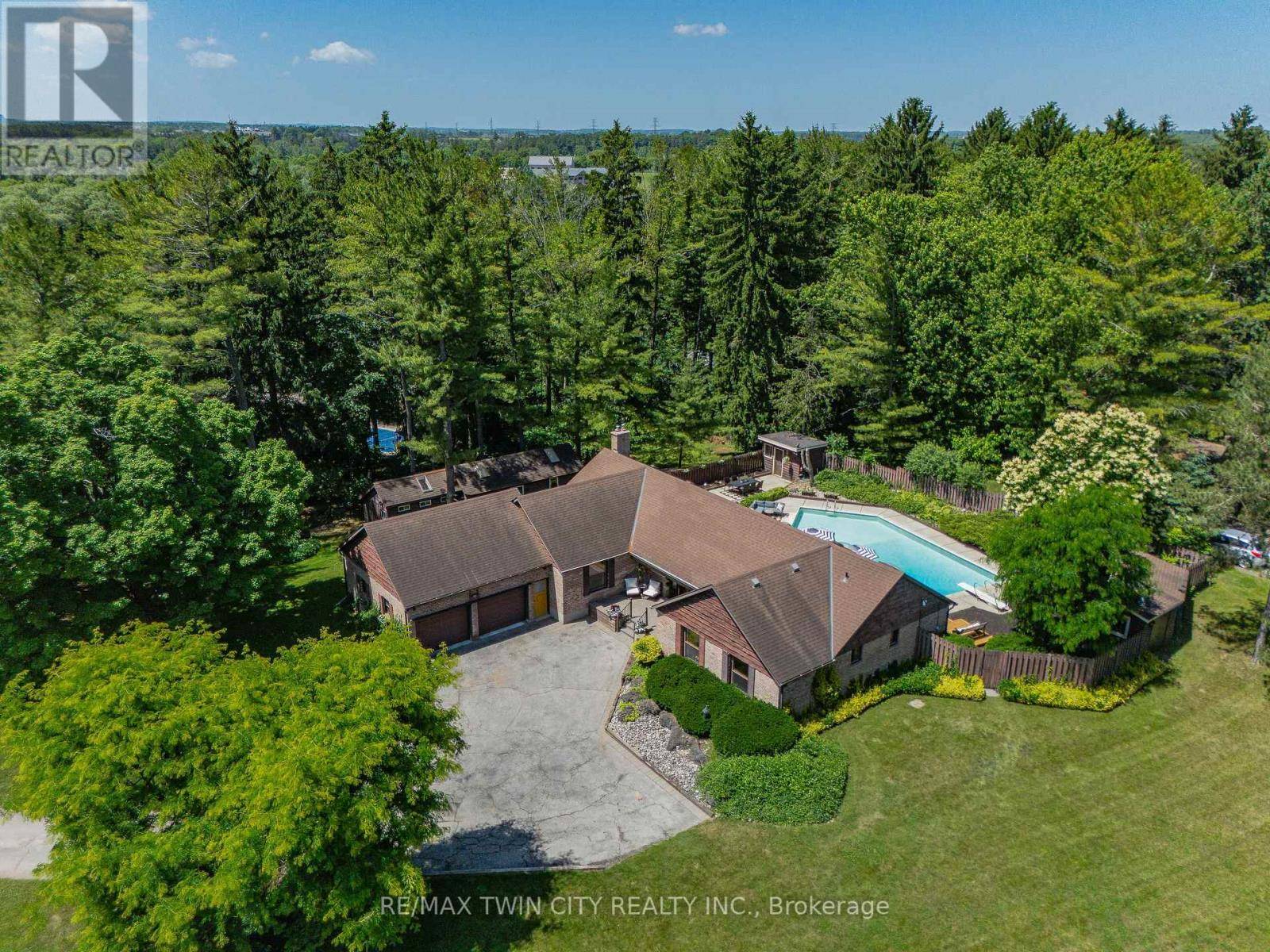 Woolwich, ON N0B1N0,105 GRANDVIEW DRIVE