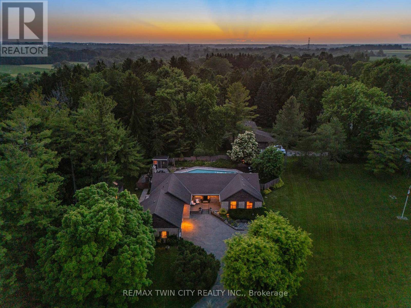 Woolwich, ON N0B1N0,105 GRANDVIEW DRIVE