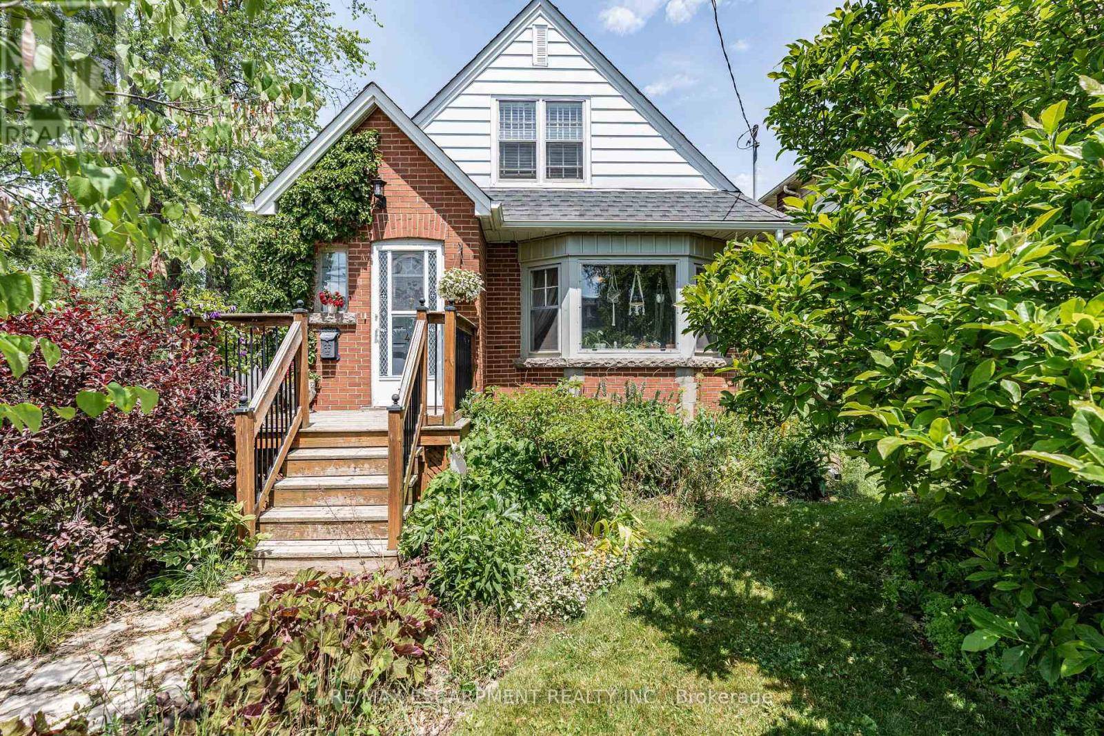 Hamilton (westdale), ON L8S3R4,48 FRANKLIN AVENUE