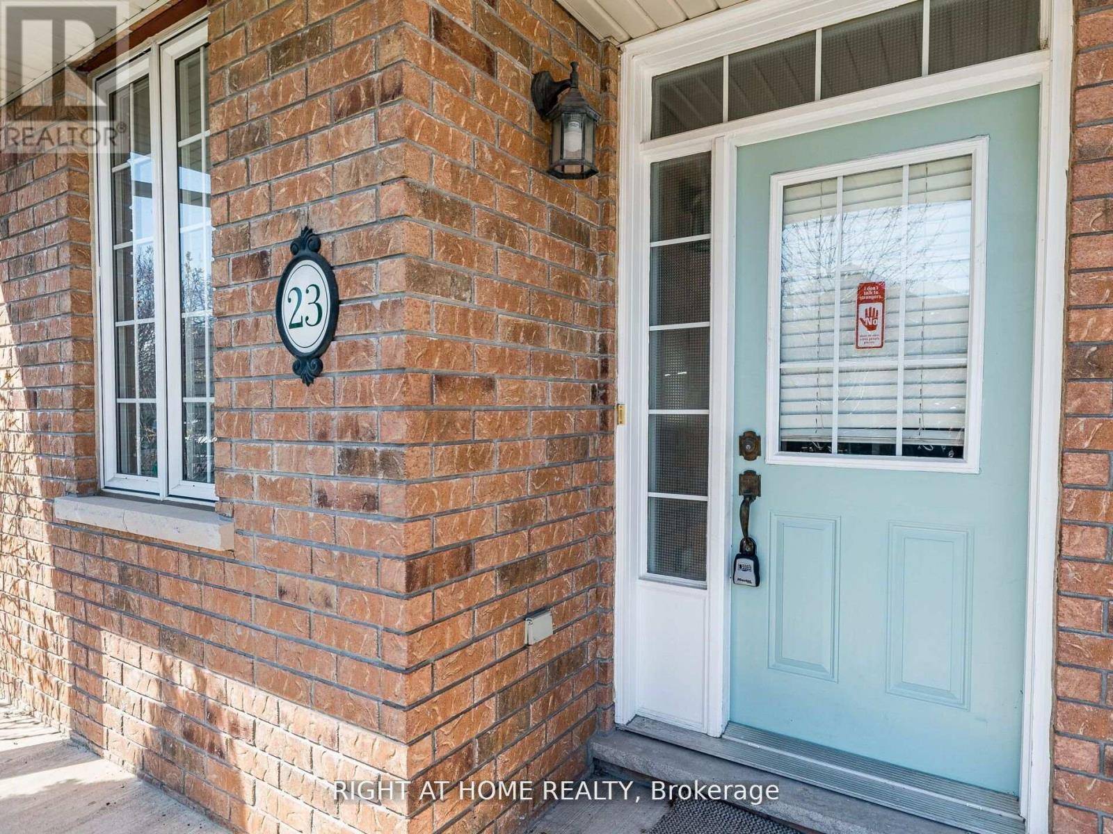 Hamilton (stoney Creek), ON L8E0A9,23 GLENDARLING CRESCENT