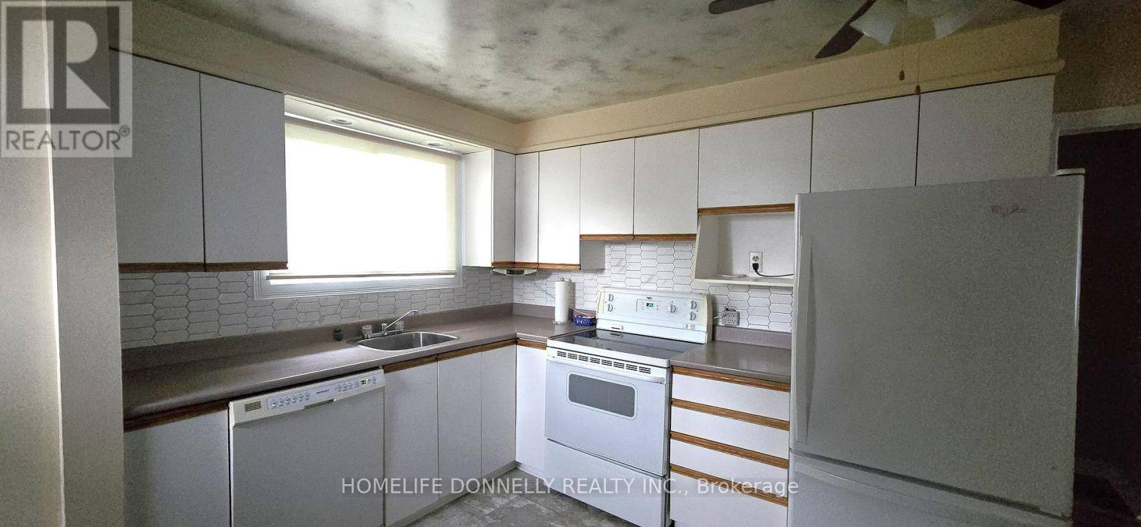 Pembroke, ON K8A3V7,228 MCKENZIE STREET