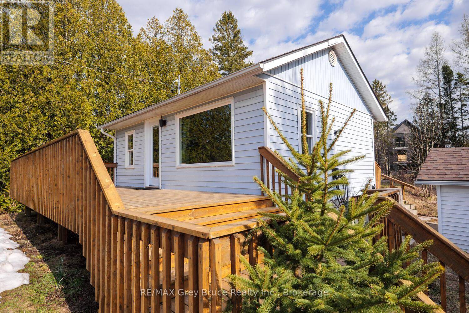 Northern Bruce Peninsula, ON N0H2T0,861 PIKE BAY ROAD