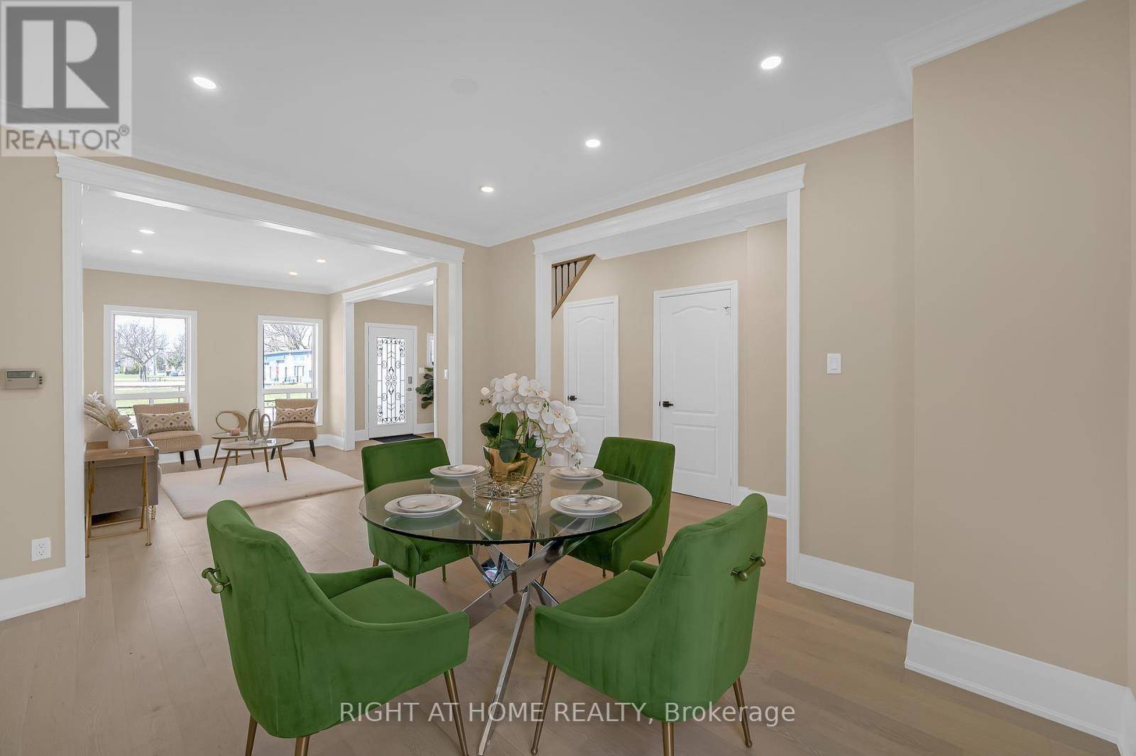 Hamilton (gibson), ON L8L6H7,98 BIRCH AVENUE