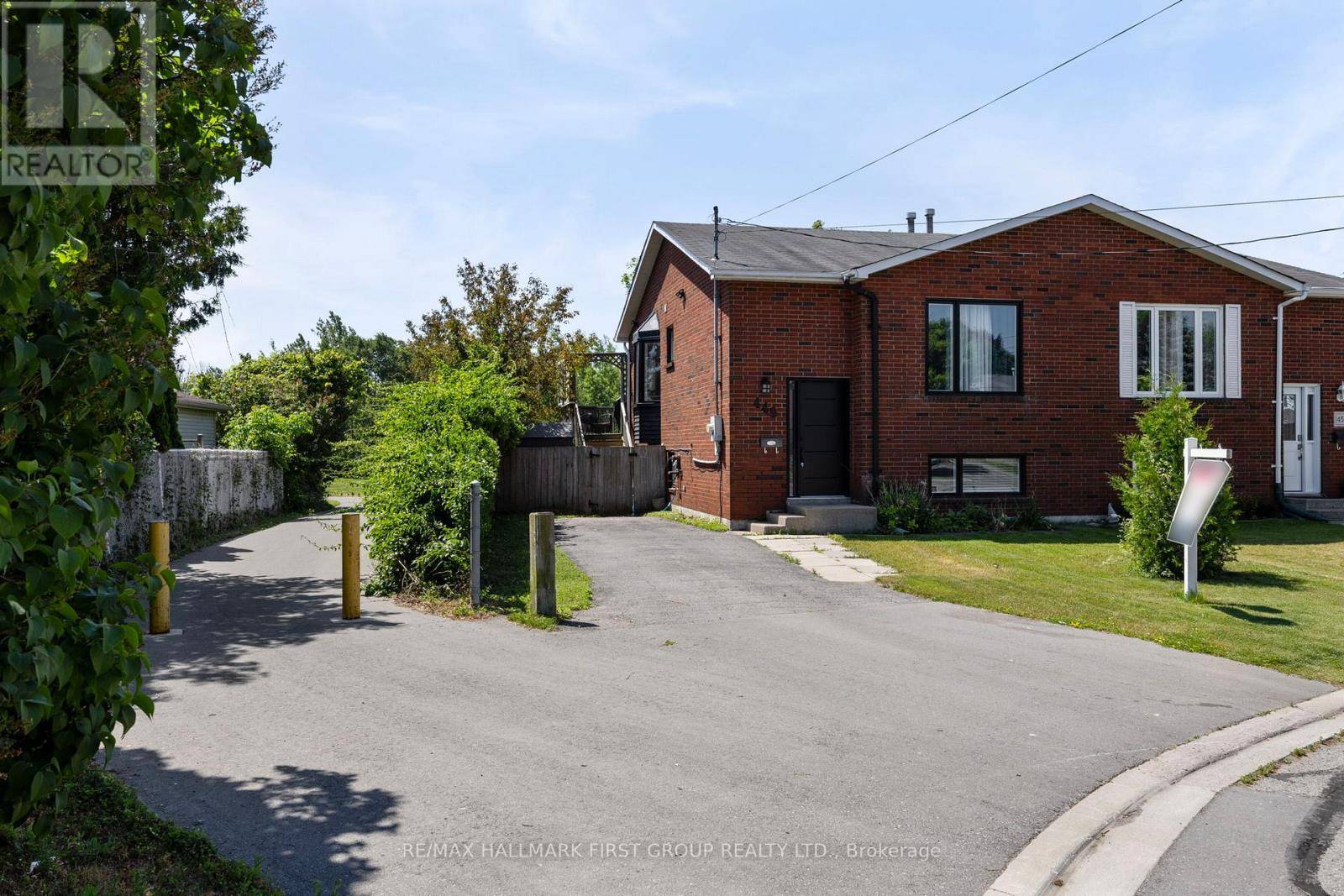 Cobourg, ON K9A5B9,449 BURNHAM MANOR COURT