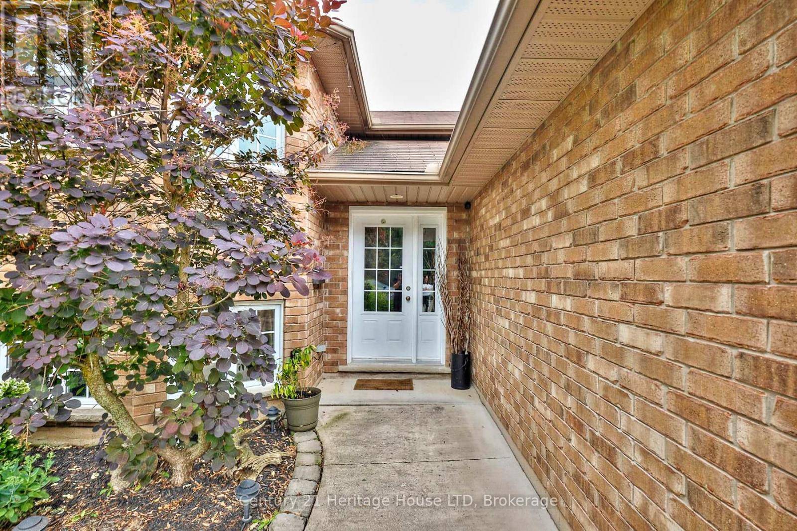 Fort Erie (crescent Park), ON L2A4V4,665 GRANDVIEW ROAD
