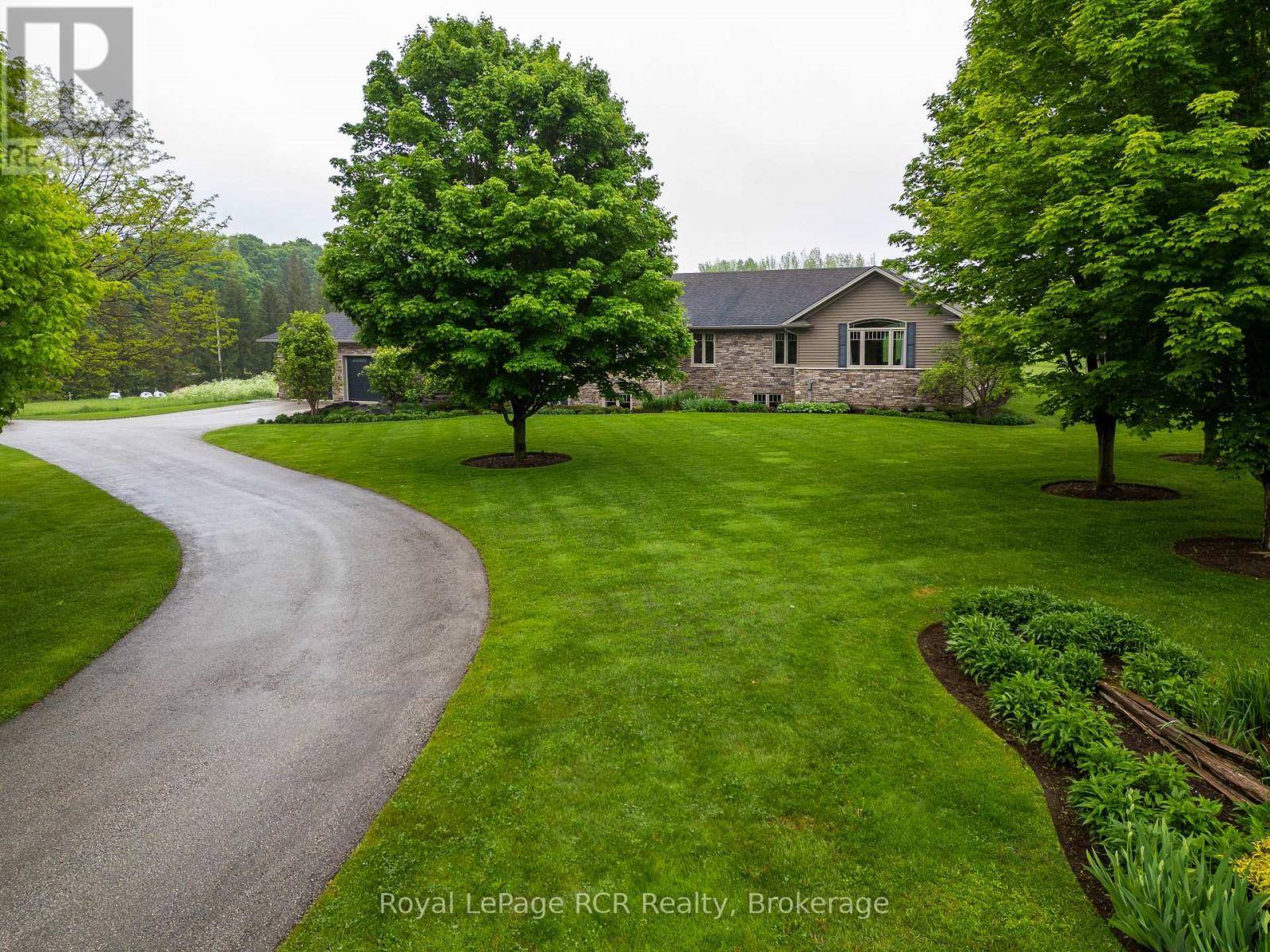 Chatsworth, ON N0H1G0,023038 HOLLAND-SYDENHAM TOWNLINE