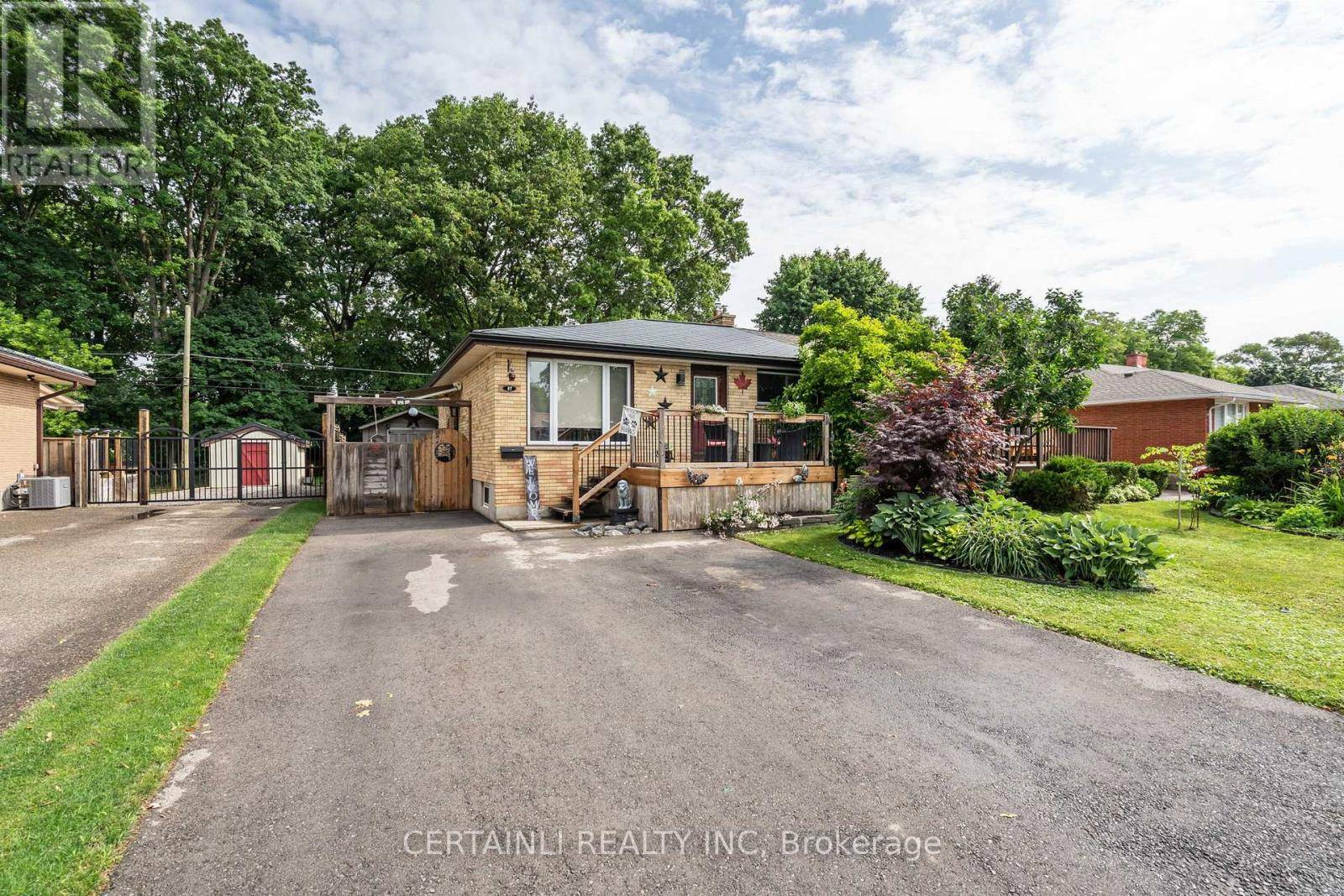 London East (east O), ON N5W1N7,97 QUEENSTON CRESCENT