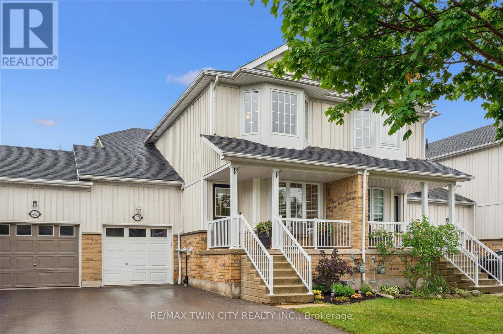 Woolwich, ON N3B3M7,49 PORCHLIGHT DRIVE
