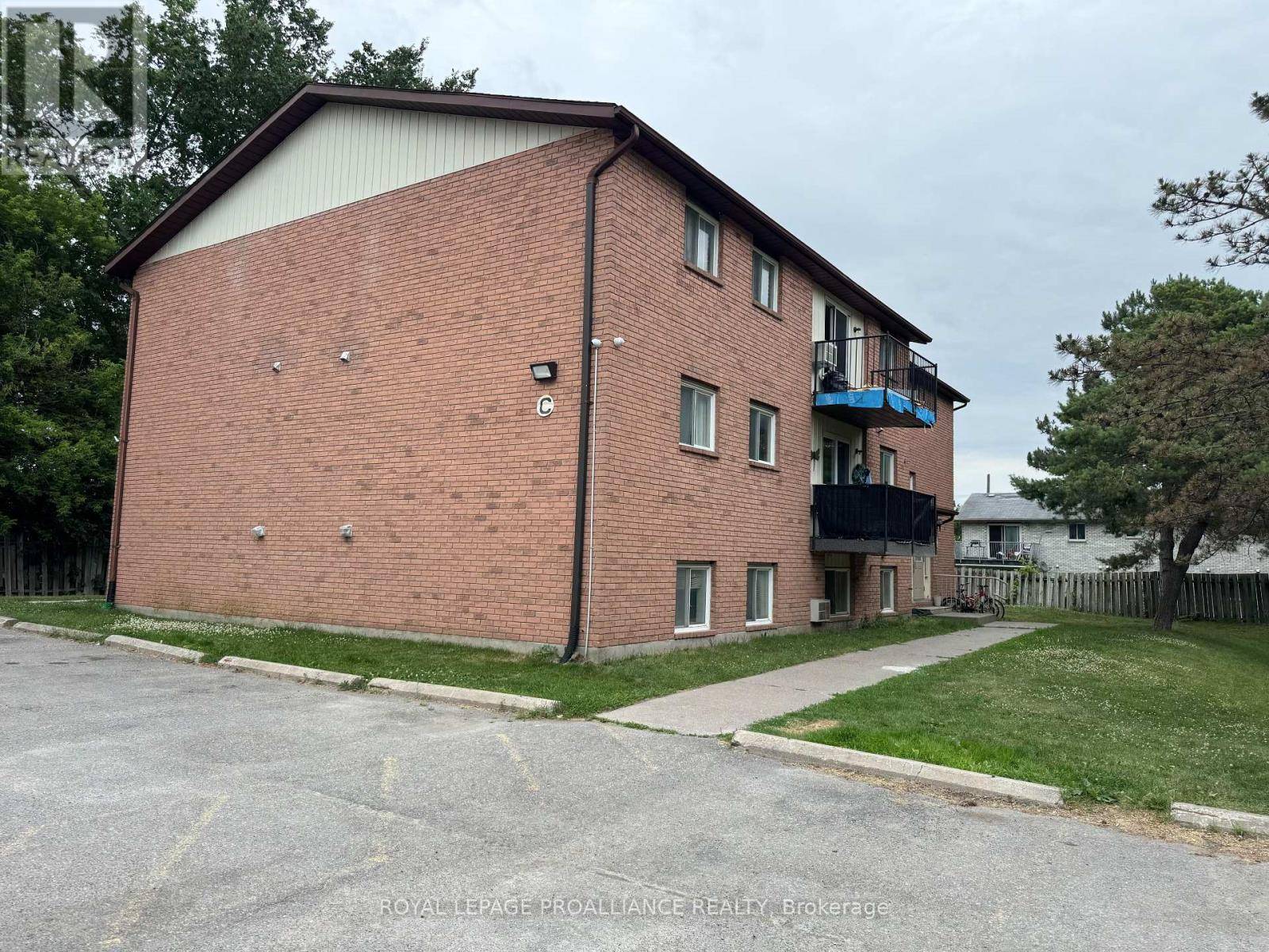 Belleville (belleville Ward), ON K8P2B5,35C Union ST #301