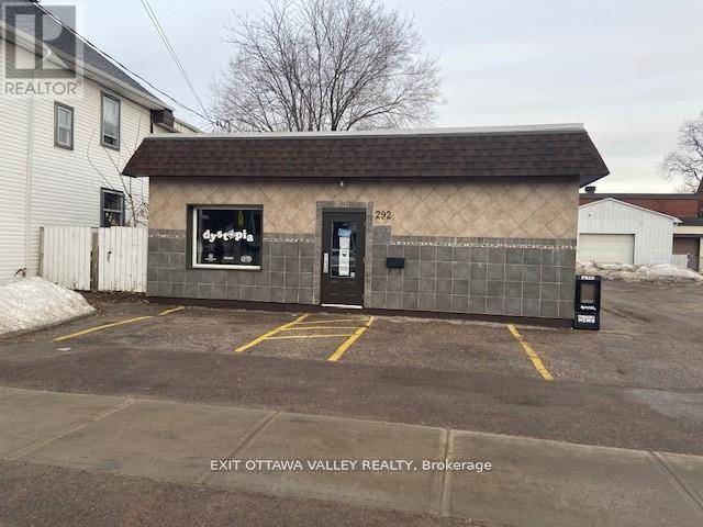 Pembroke, ON K8A5A8,292 TRAFALGAR ROAD