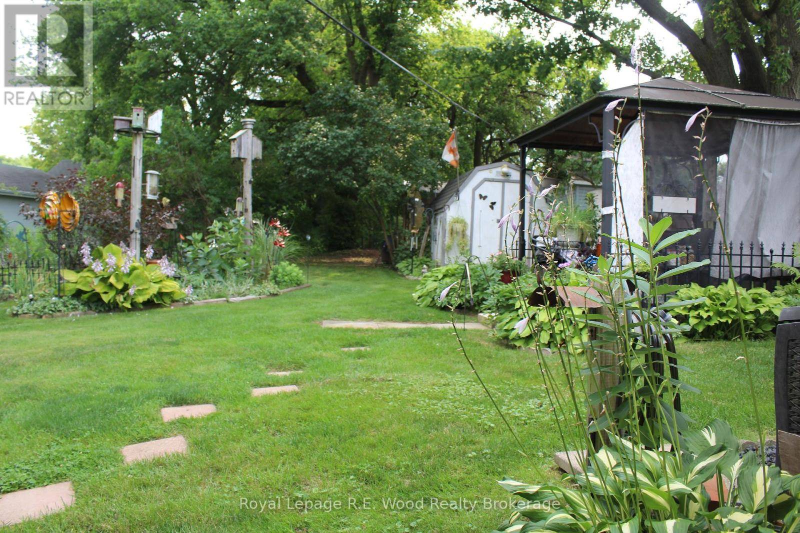Tillsonburg, ON N4G2X2,8 TILLSON STREET