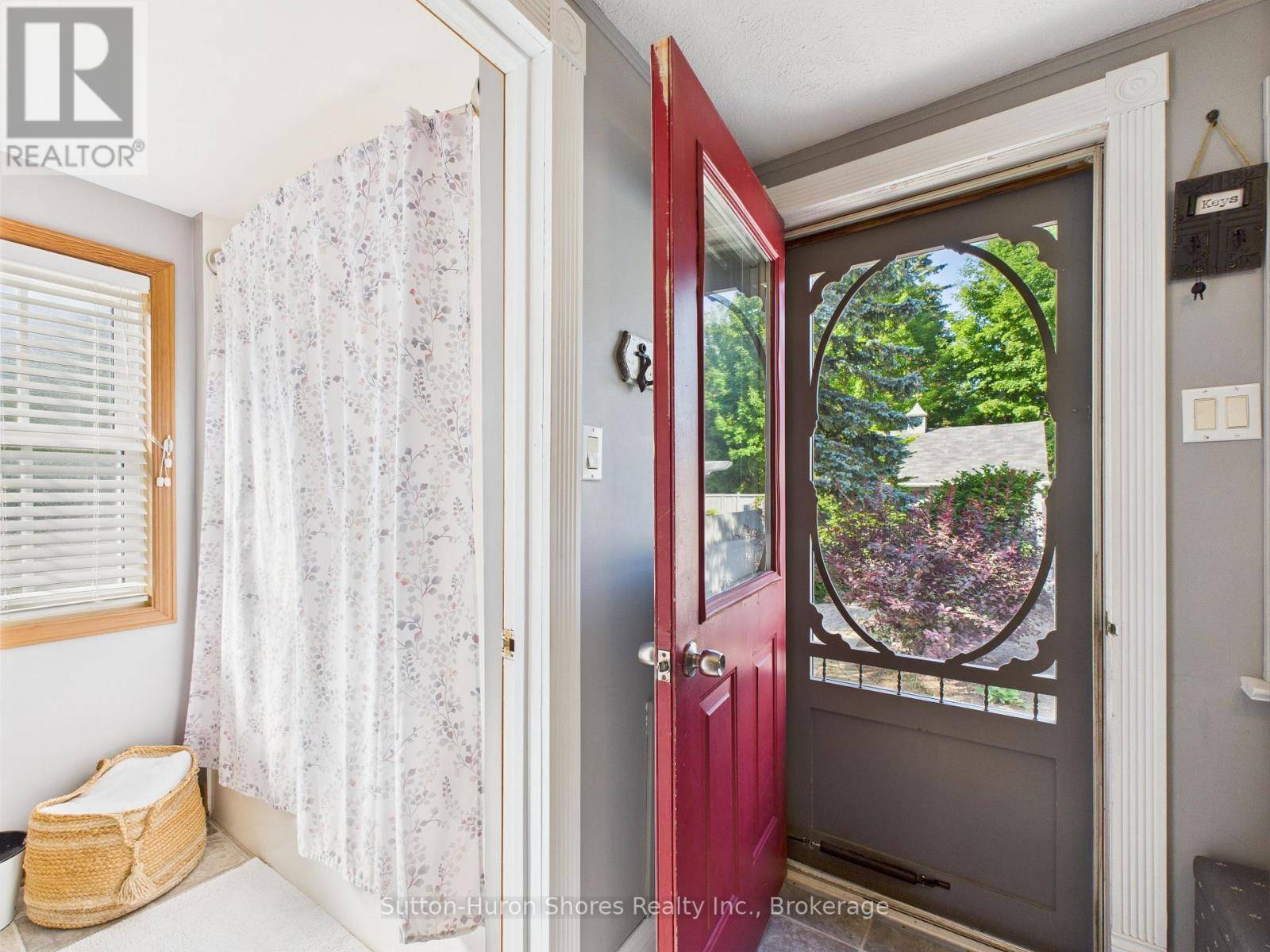 Saugeen Shores, ON N0H2C0,668 GUSTAVUS STREET