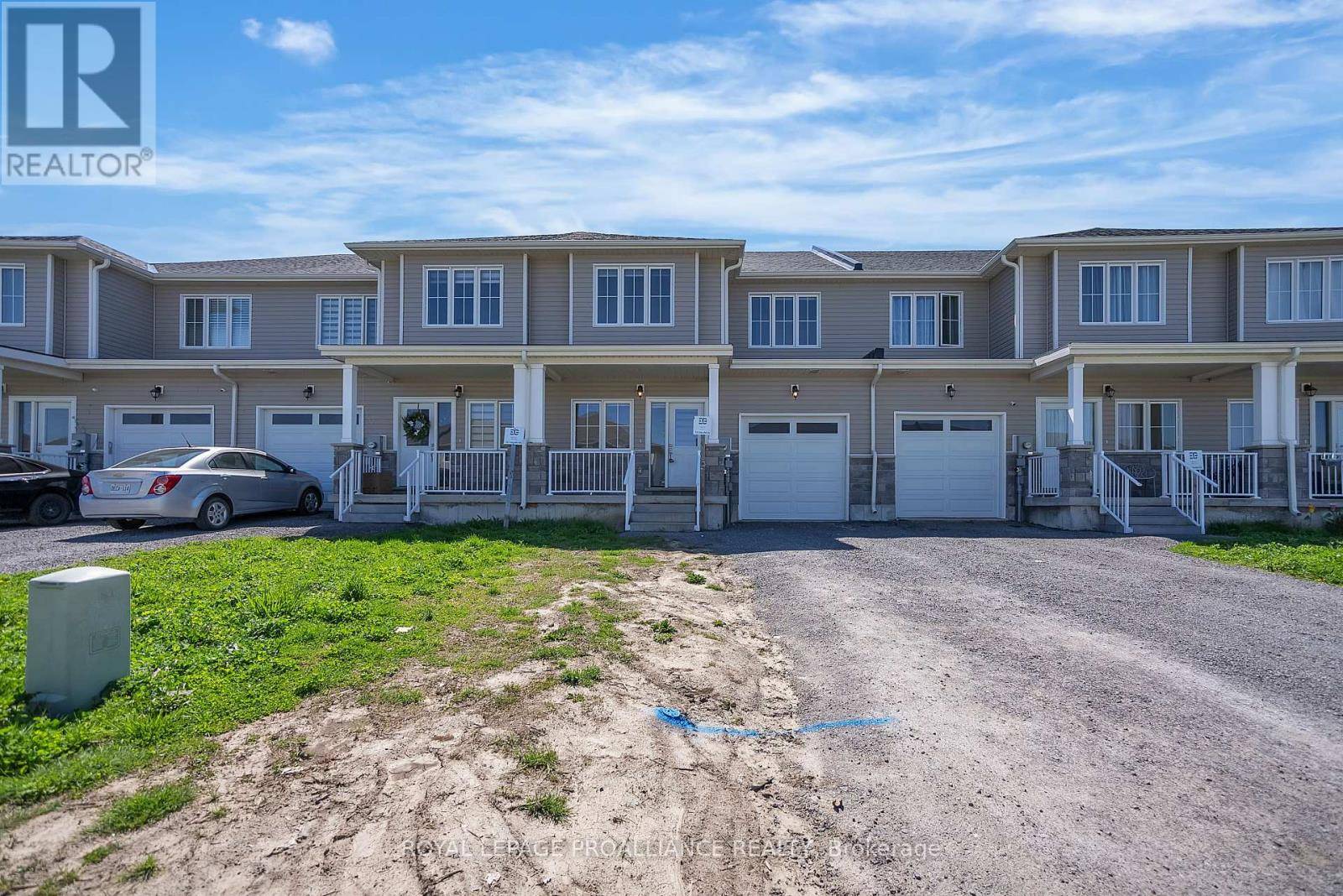 Belleville (belleville Ward), ON K8N0T8,34 LINCOLN DRIVE