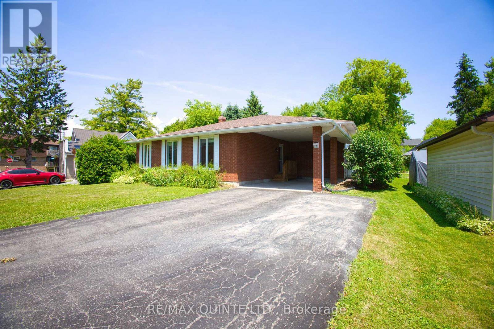 Greater Napanee (greater Napanee), ON K7R3E2,7 BLAKE STREET